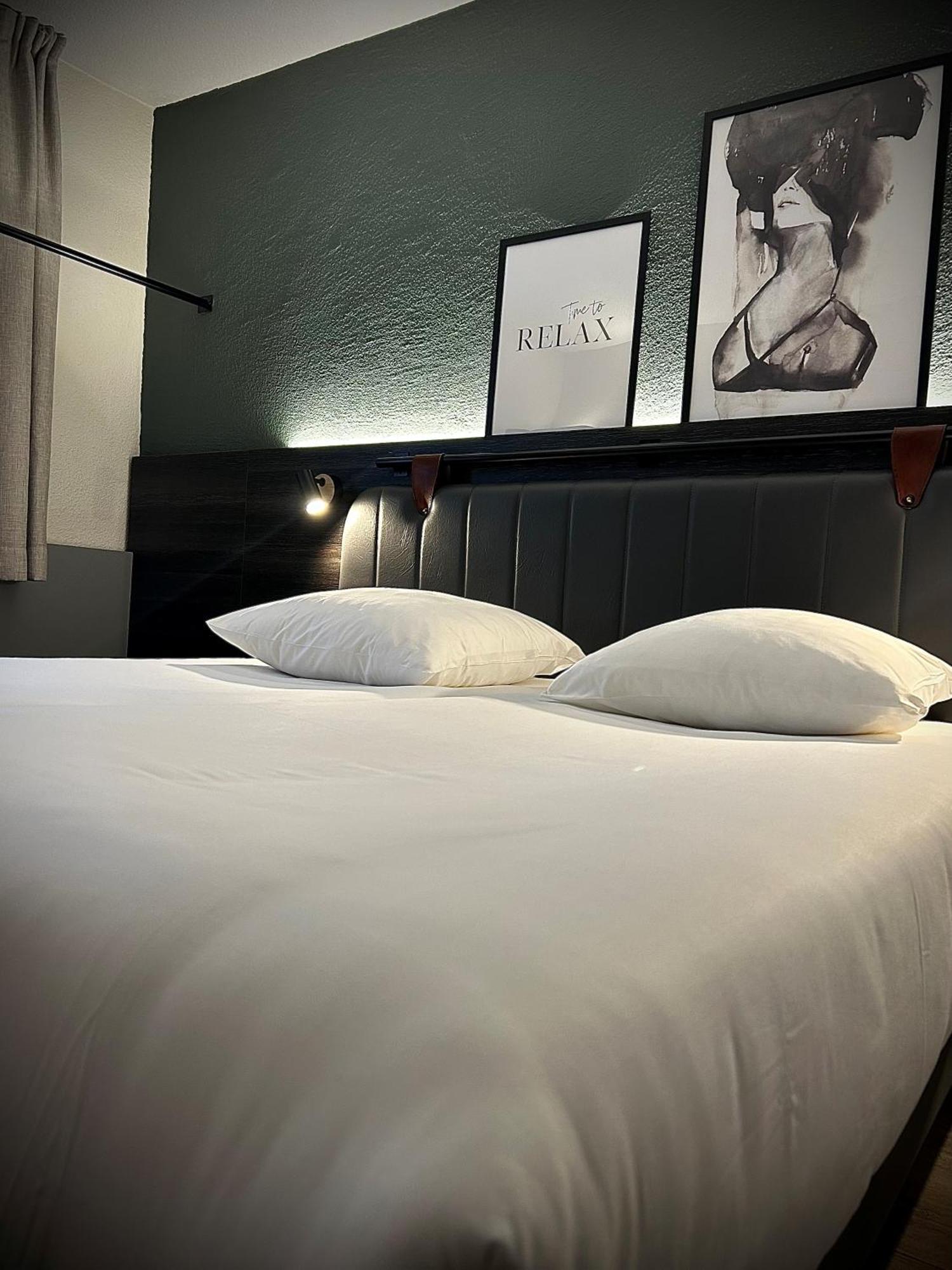 Standard Double Room Queen Bed