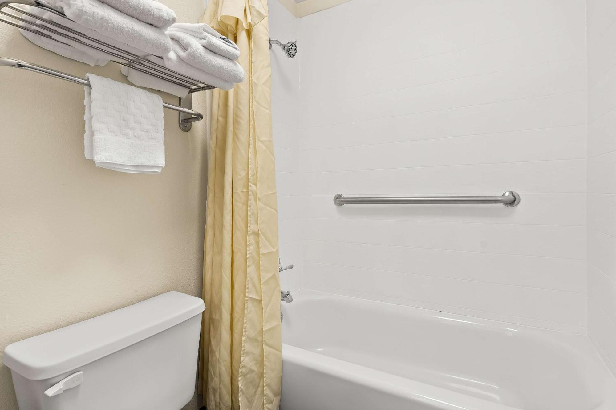 Queen Room with Two Queen Beds - Non-Smoking,1652758896:JPEG