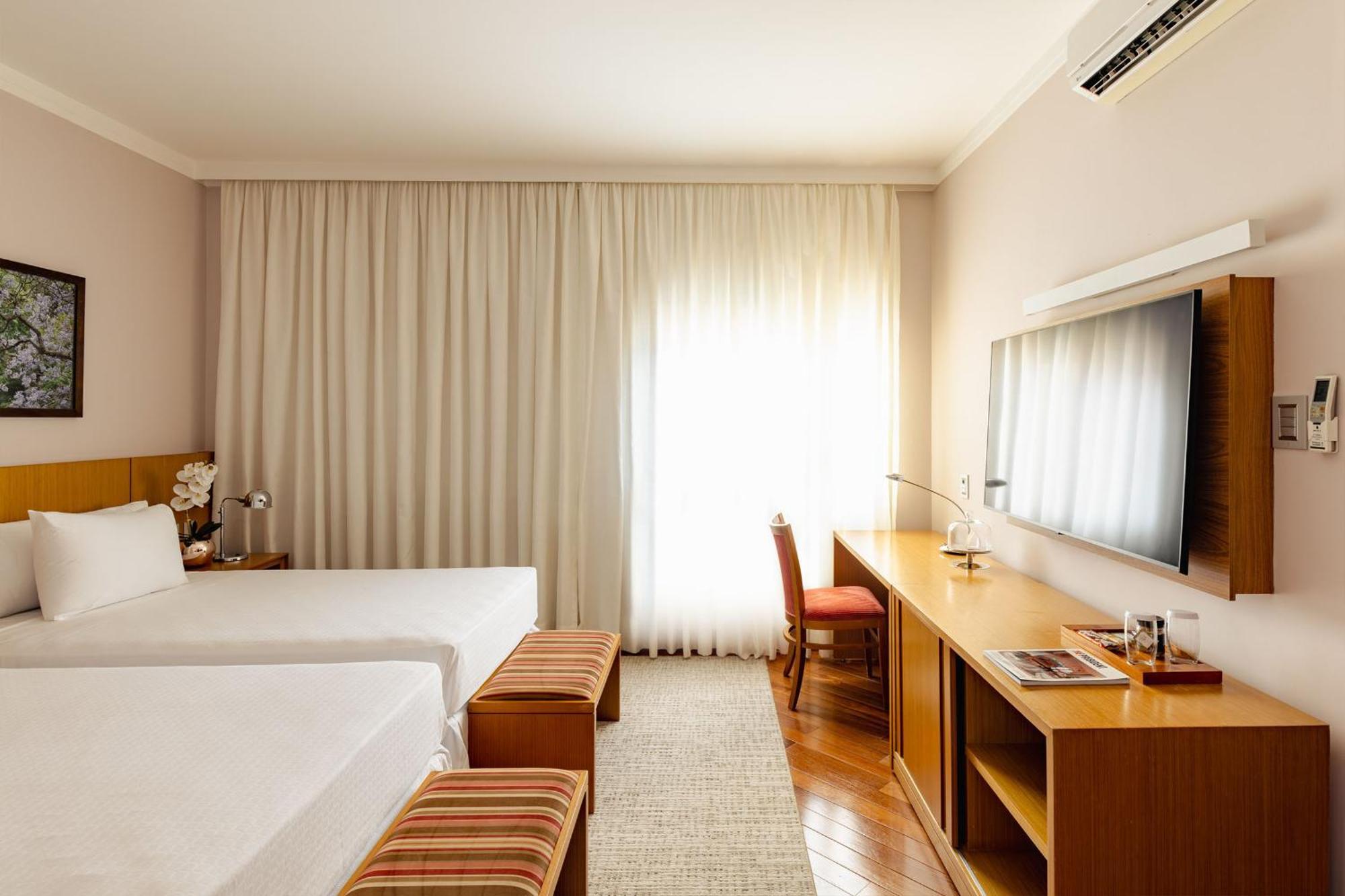 Quarto Triplo com Varanda