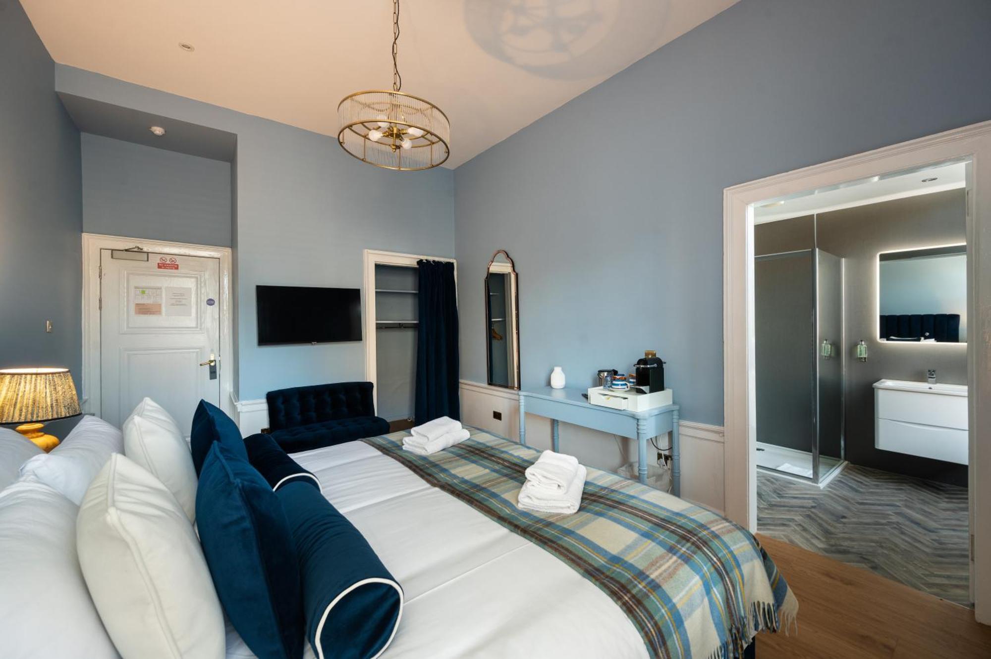 Deluxe Double Room Shower 2nd Floor