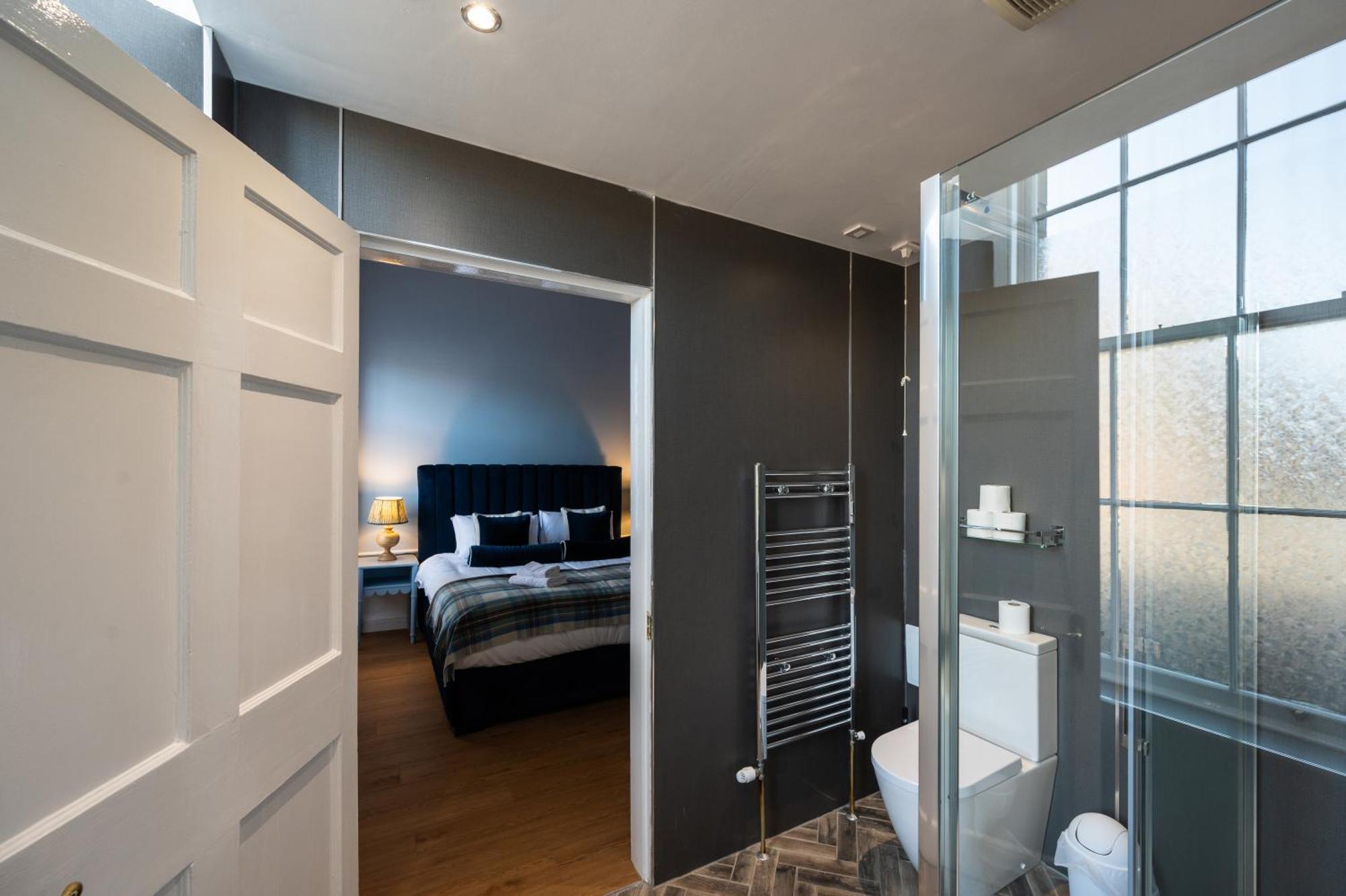 Deluxe Double Room Shower 2nd Floor