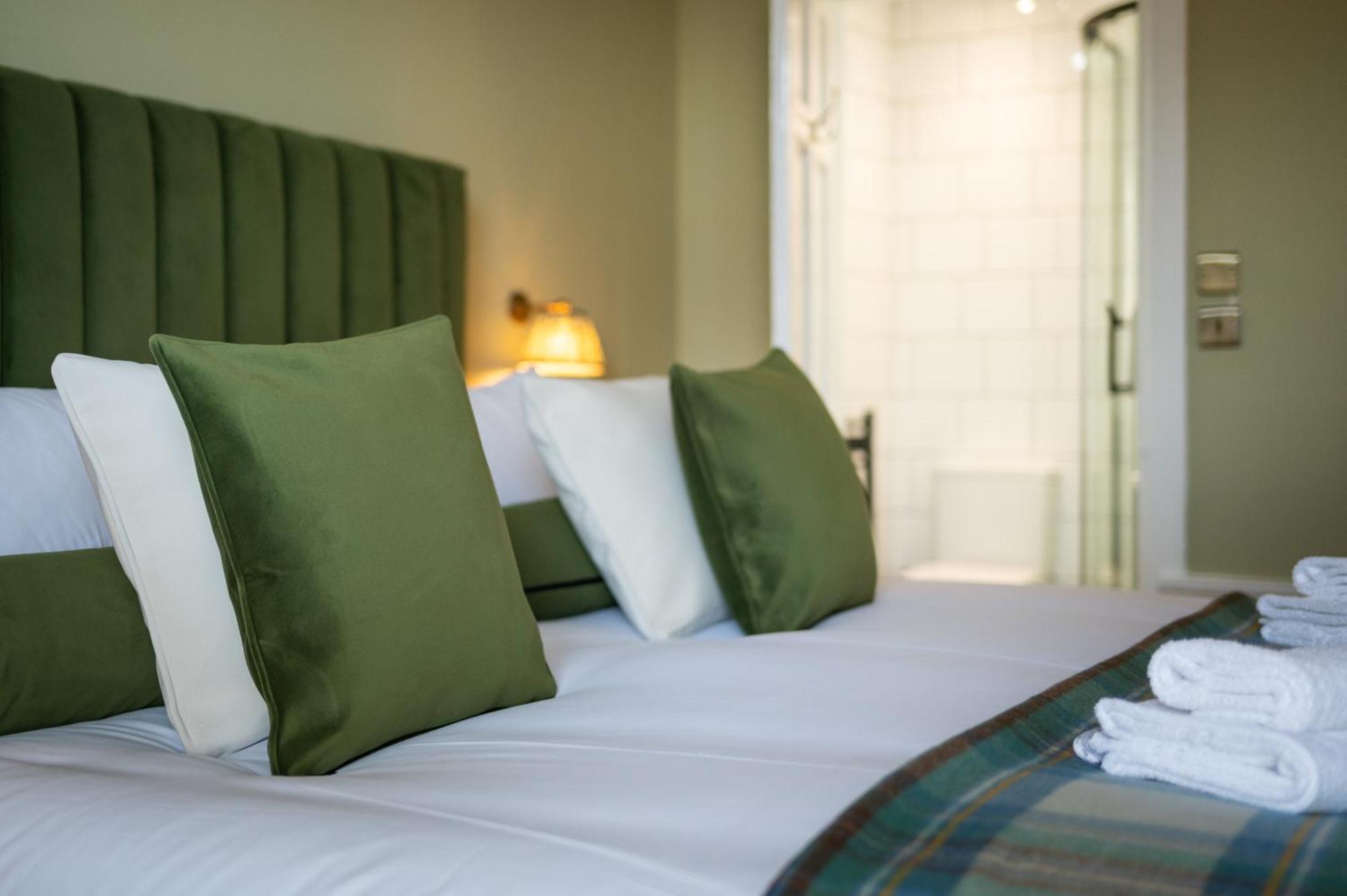 Deluxe Double Room Shower 2nd Floor Upper Level