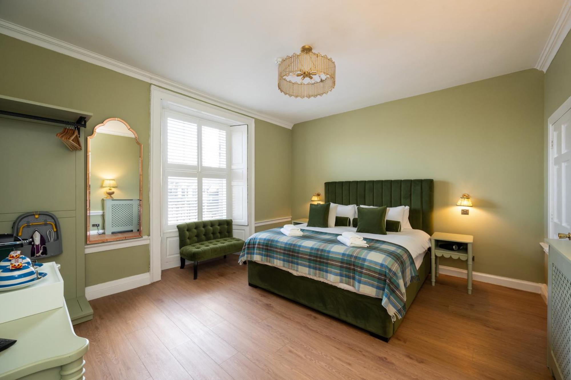 Deluxe Double Room Shower 2nd Floor Upper Level