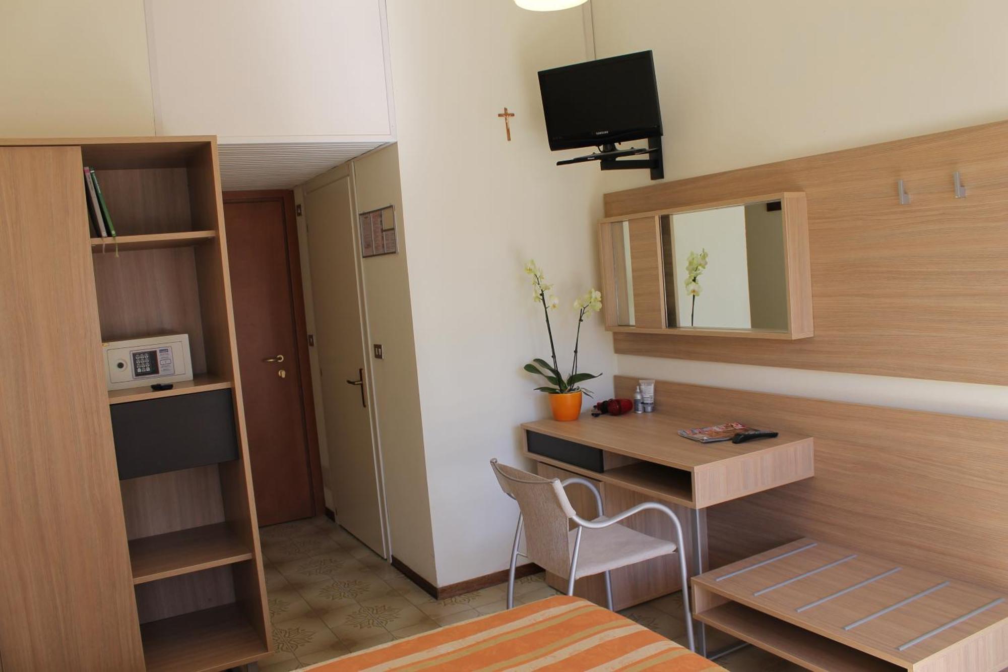 Economy Double or Twin Room