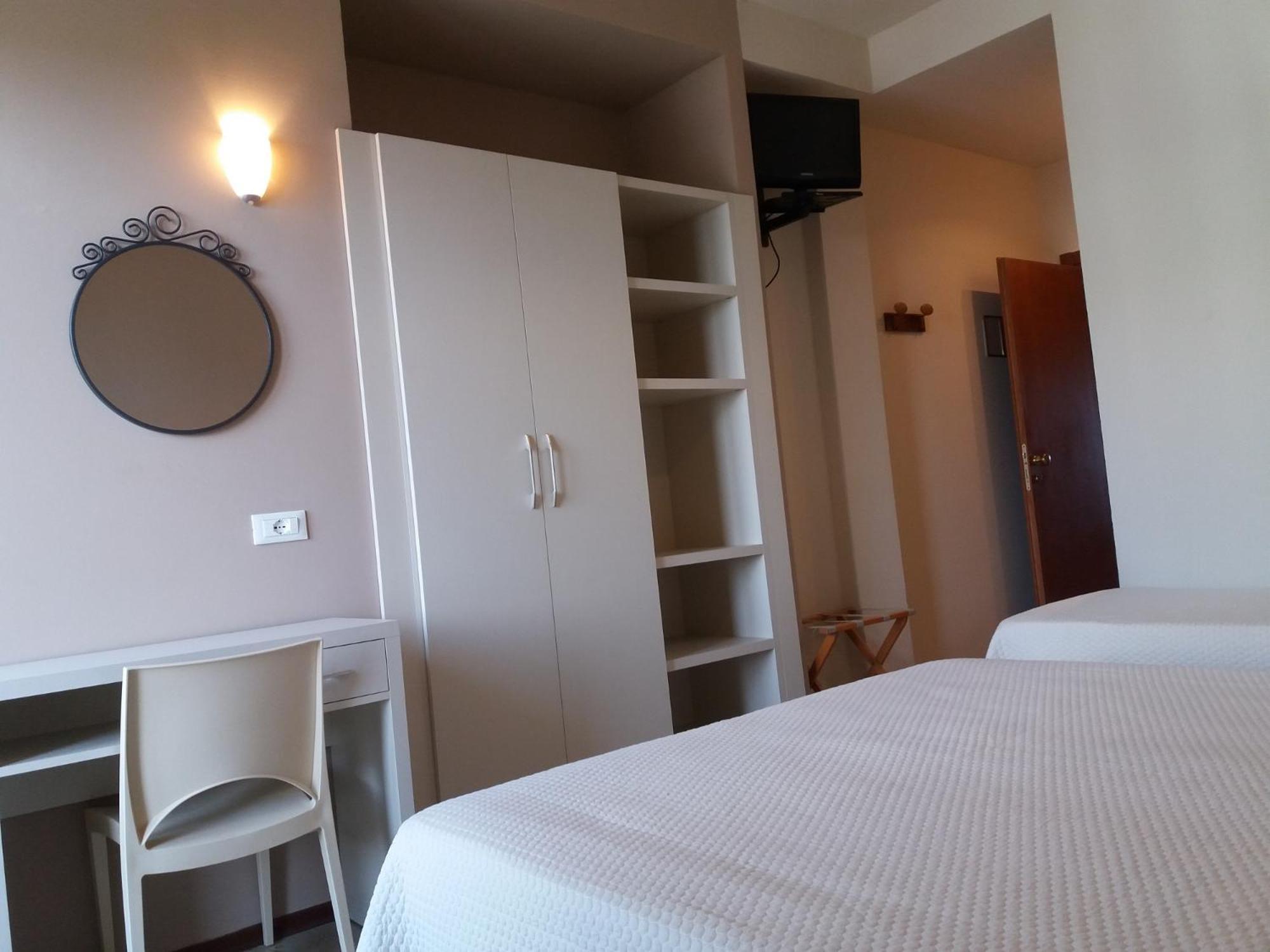 Economy Triple Room