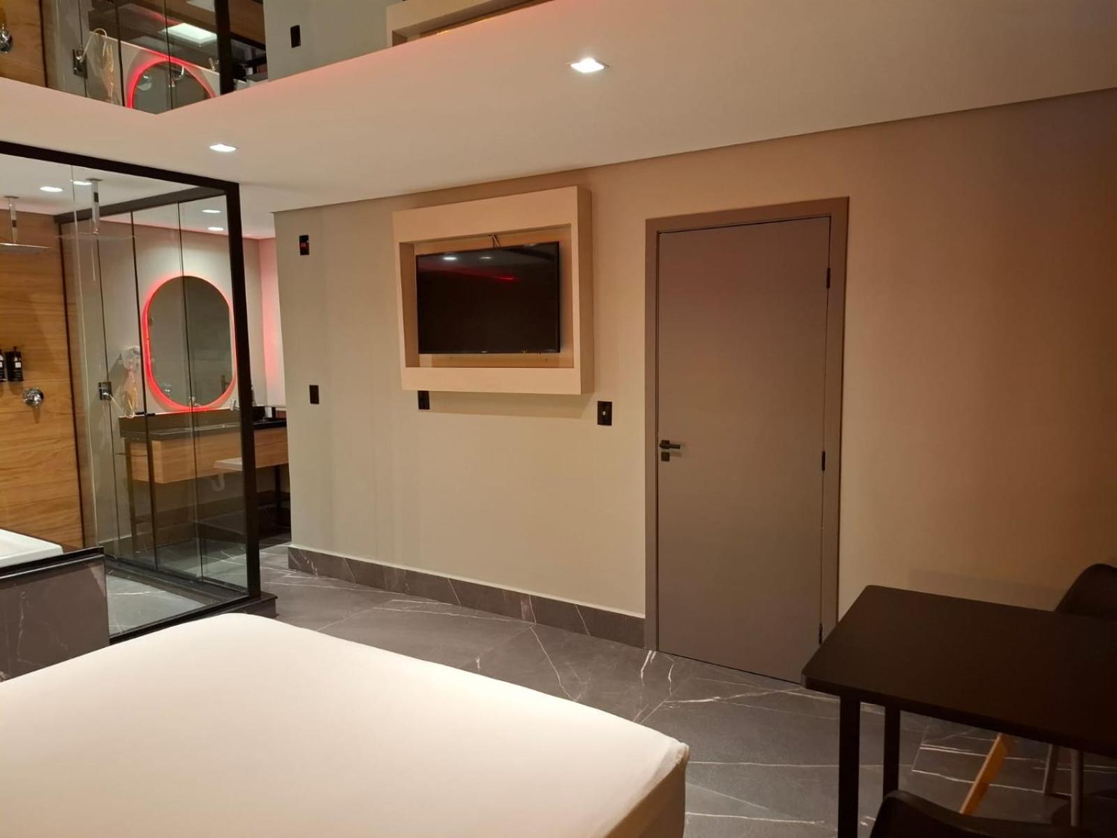 Deluxe Suite Spa Bath
