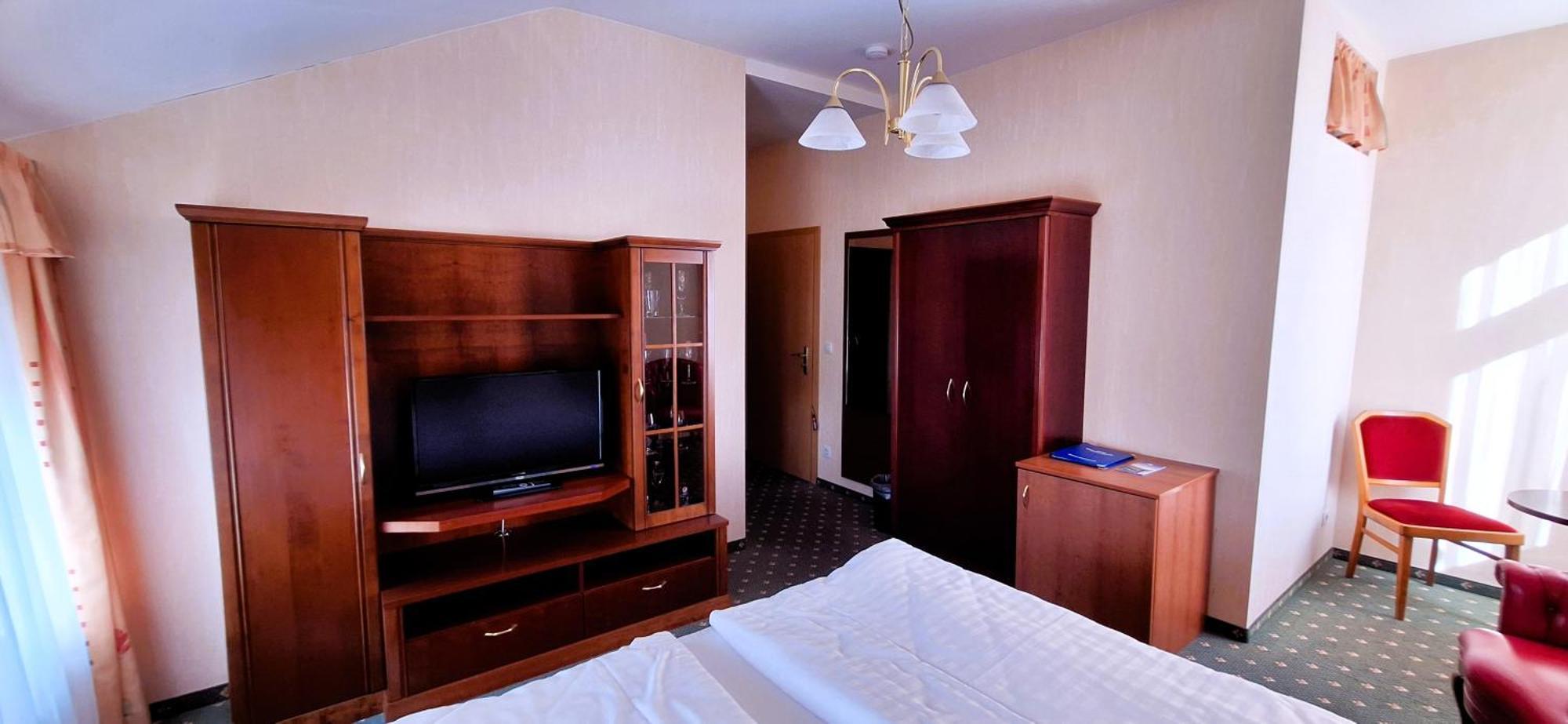Large Double Room