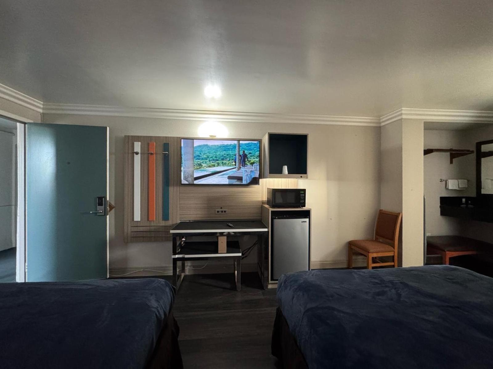 Queen Room with Two Queen Beds - Accessible/Non-Smoking