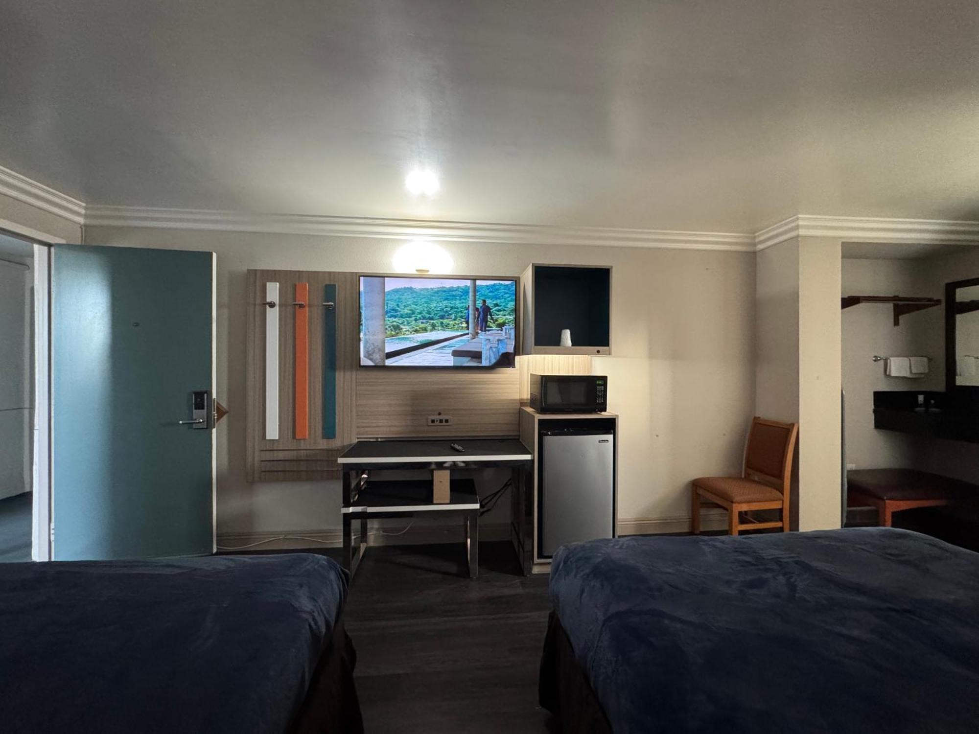 Queen Room with Two Queen Beds - Non-Smoking