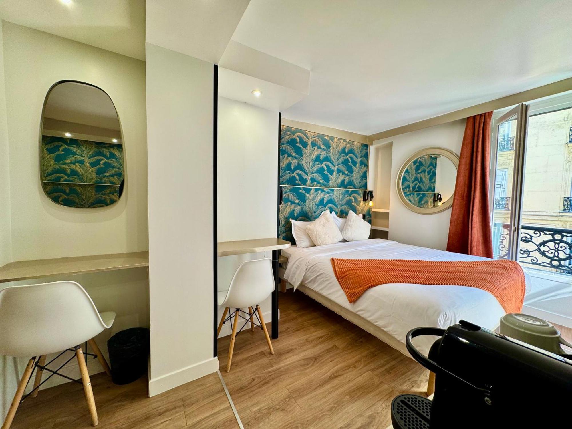 Room Gold Premium