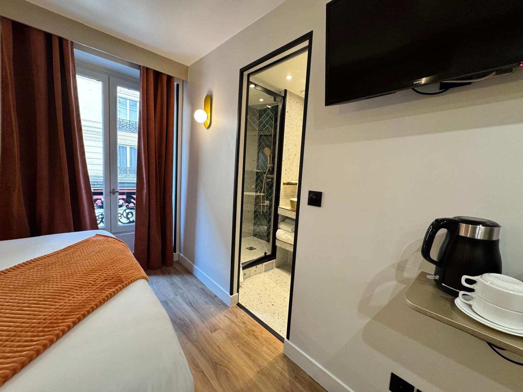Room Gold Premium