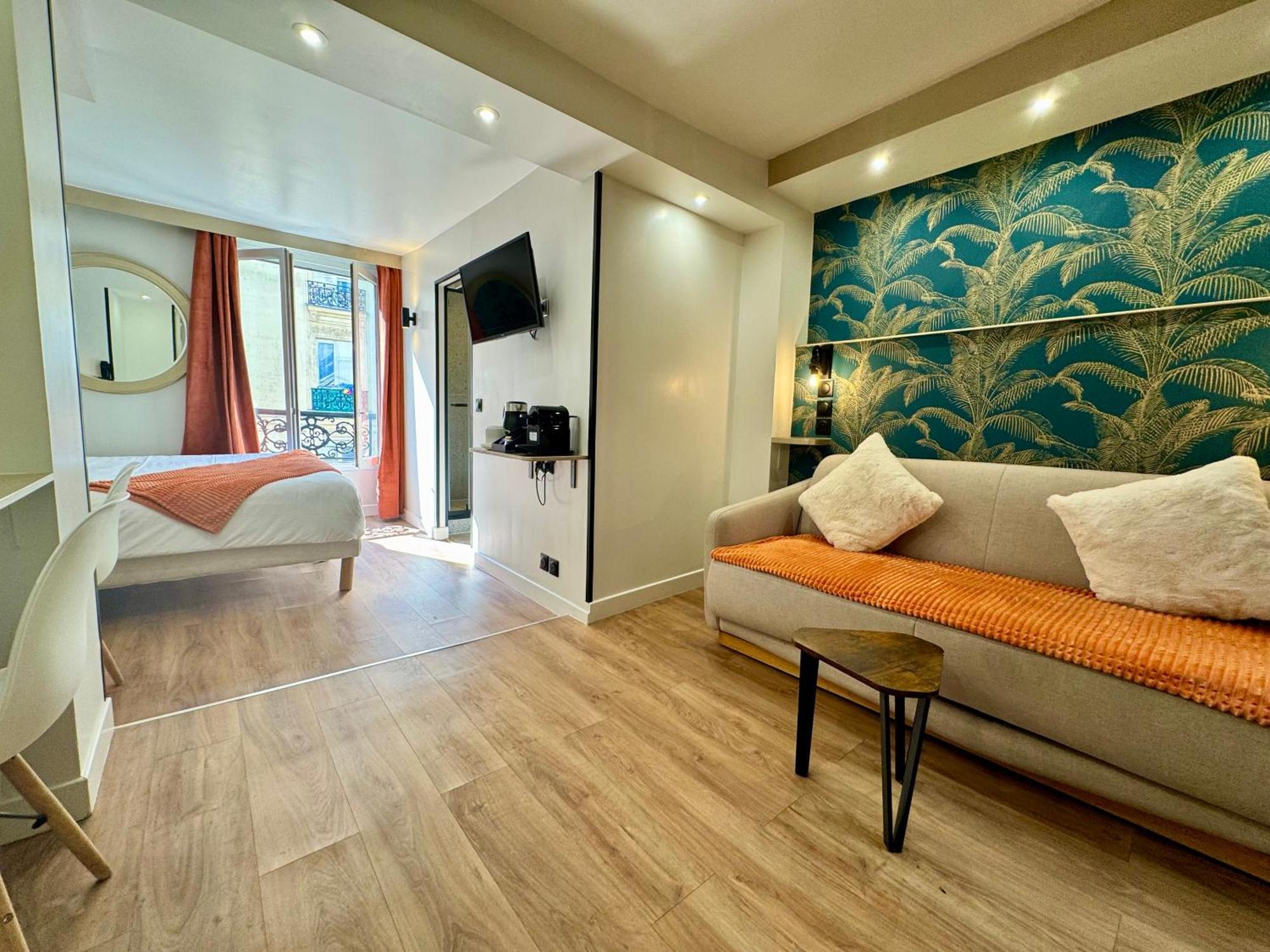 Room Gold Premium