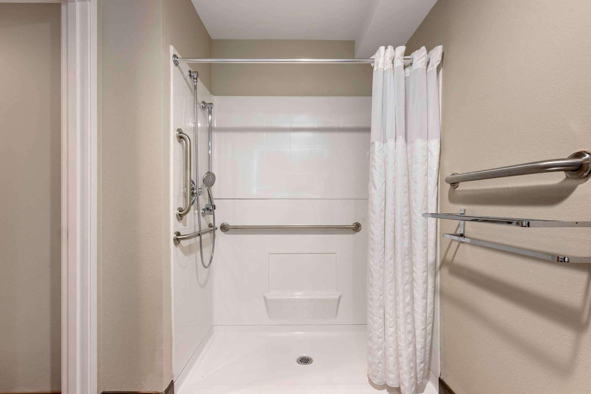 Studio 1 King Bed Disability Access or Non-Smoking