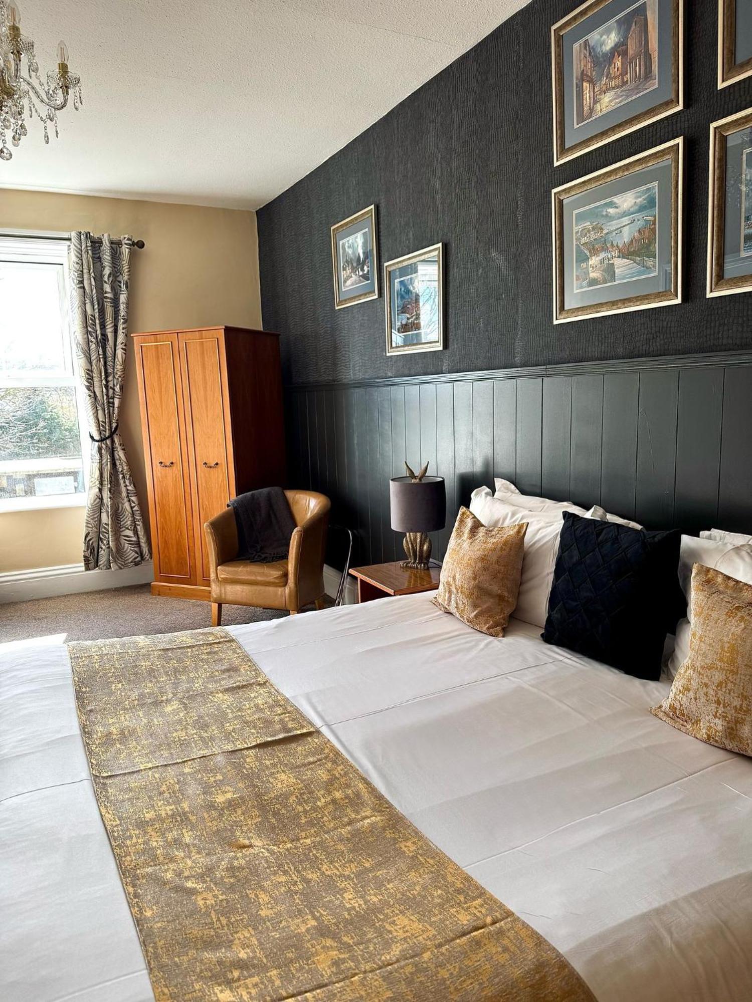 Standard King Room