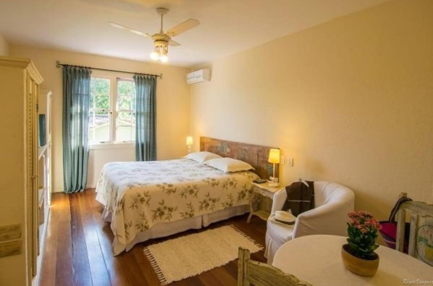 Deluxe Double Room Bath