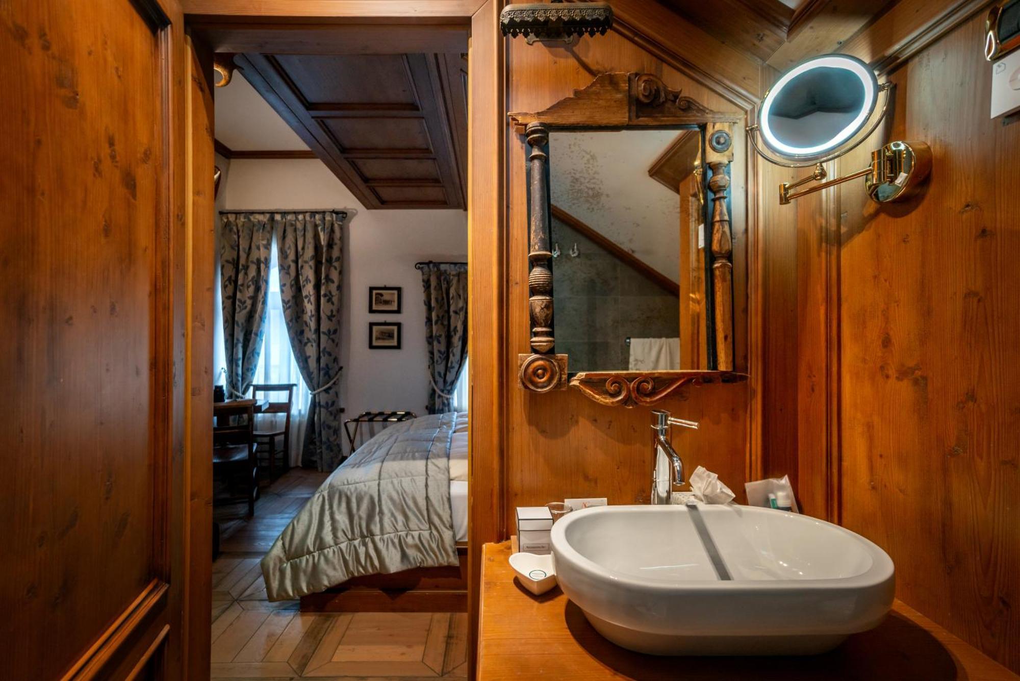 Luxury Double Room,1653540587:JPEG