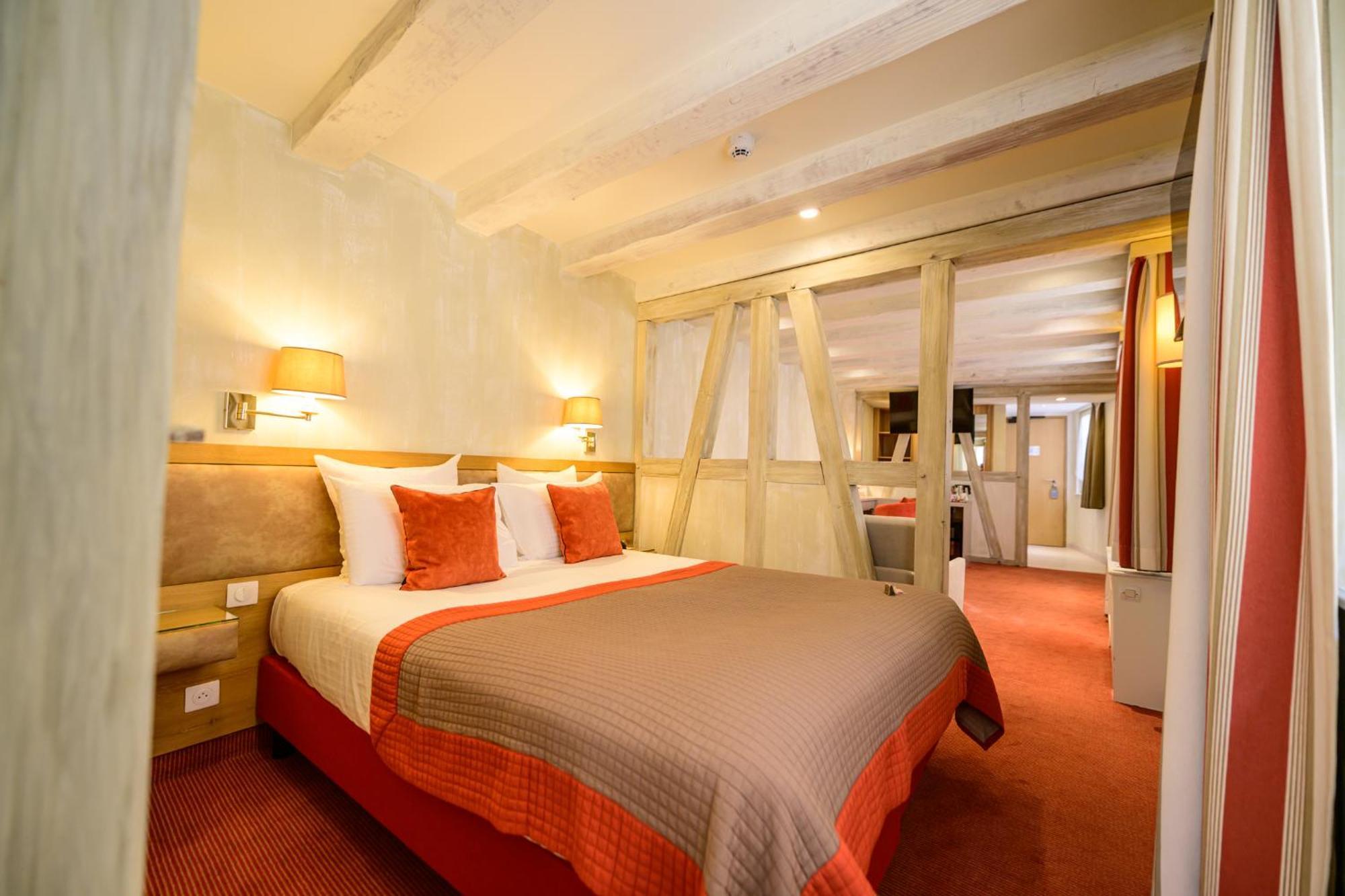 Suite Balneo Bath or Shower