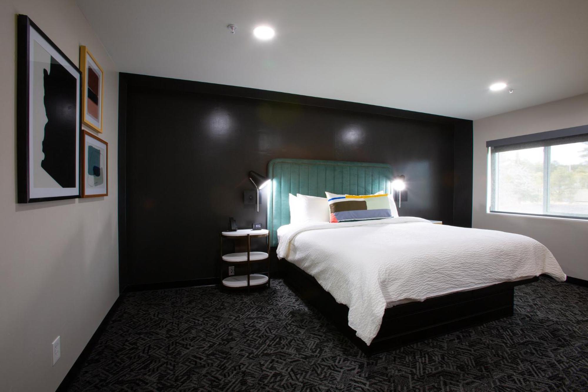 Suite mit Kingsize-Bett mit ebenerdiger Dusche