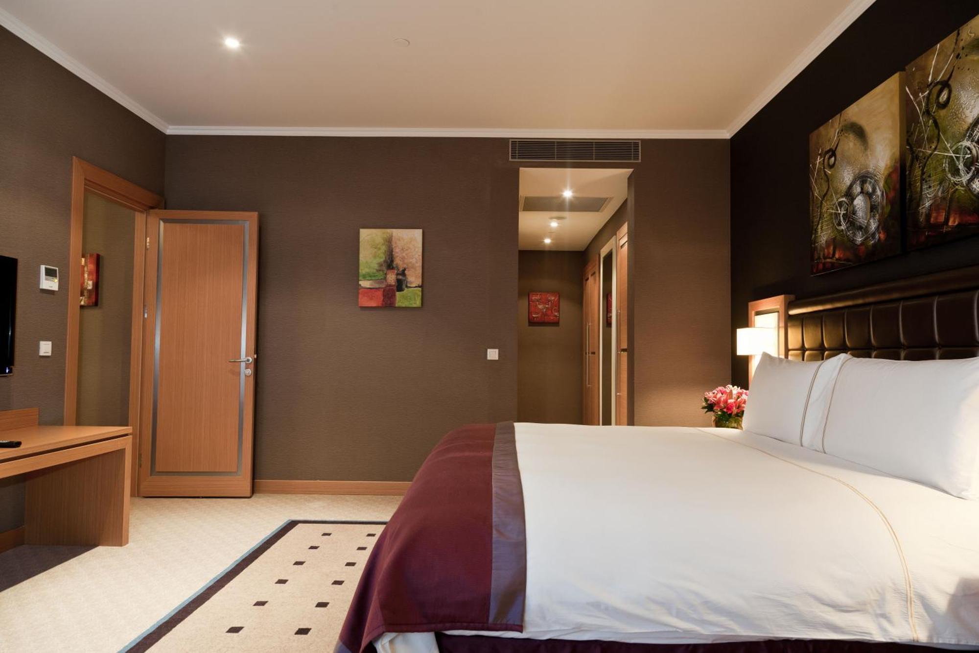 One-Bedroom Suite