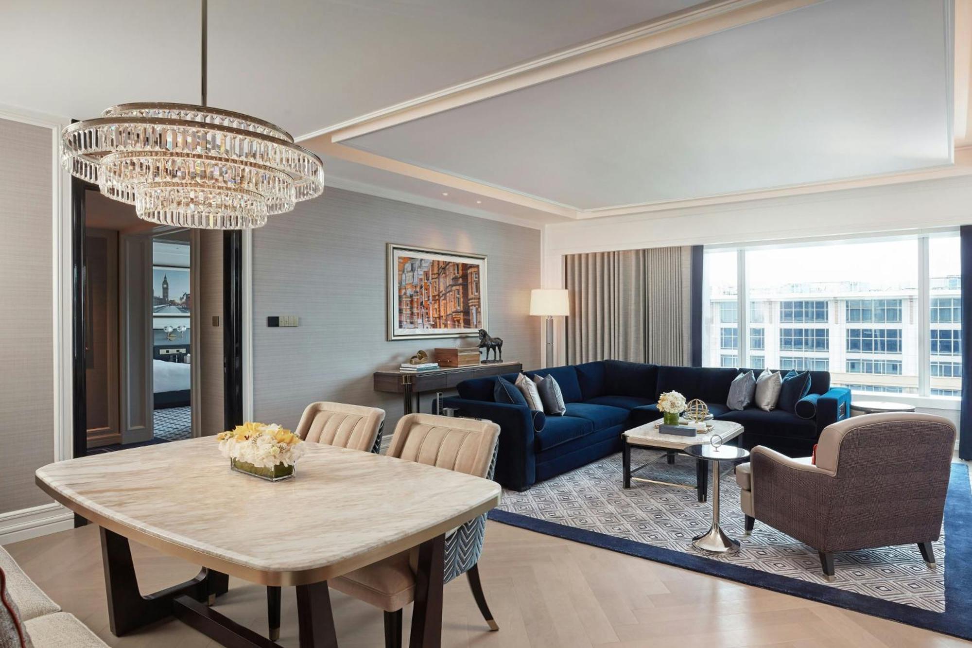 One-Bedroom Catherine Suite Two Double Beds City View