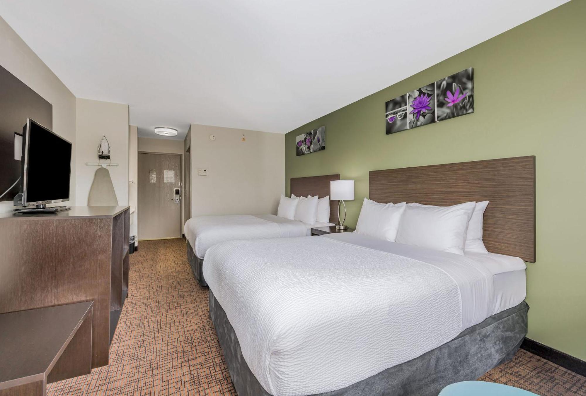 Superior Queen Room Two Queen Beds Non-Smoking