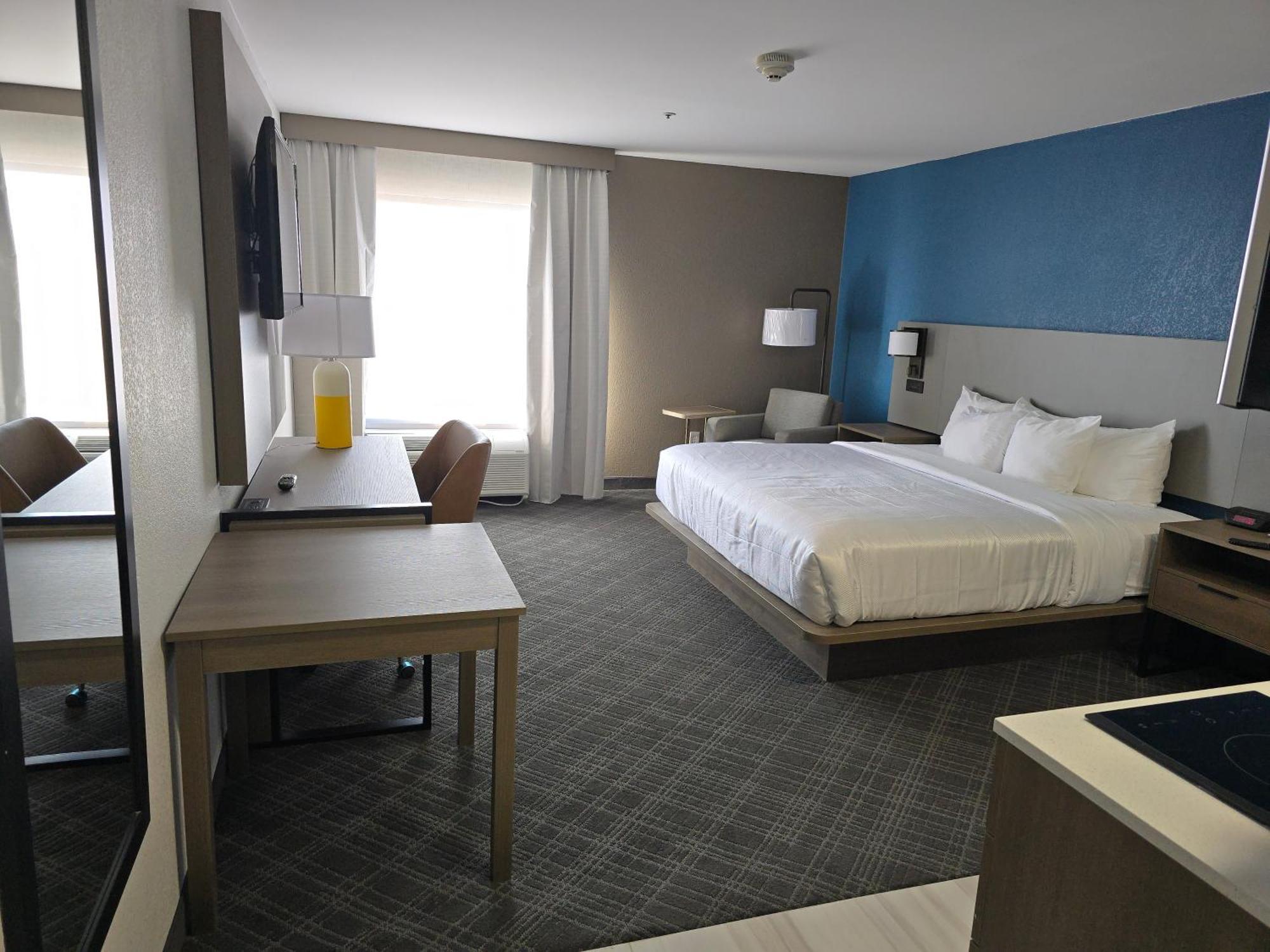 King Room Kitchenette