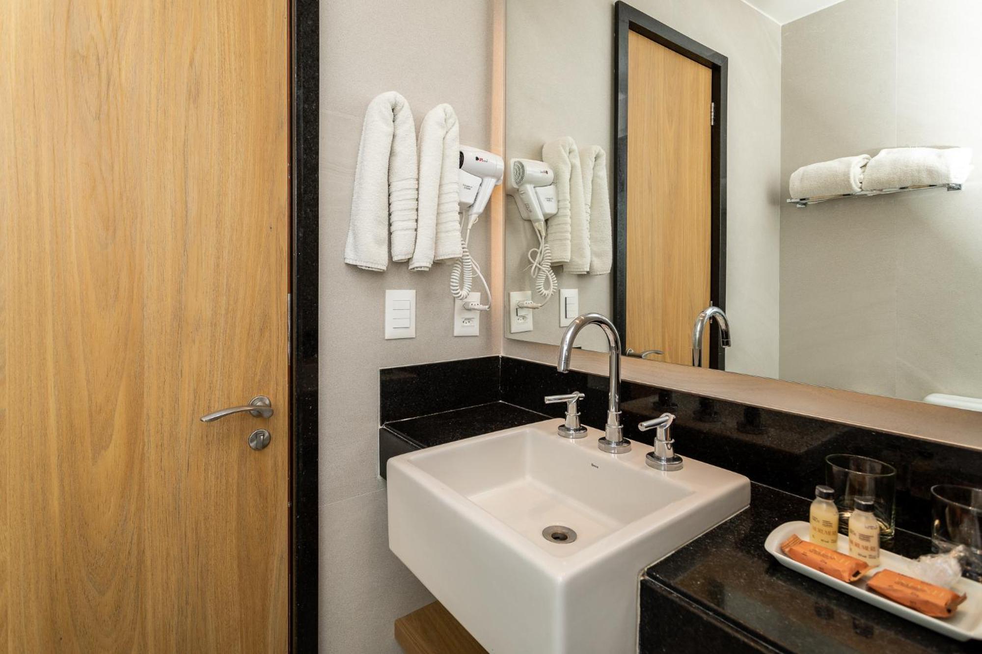 Quarto Standard com Cama de Casal ou 2 de Solteiro