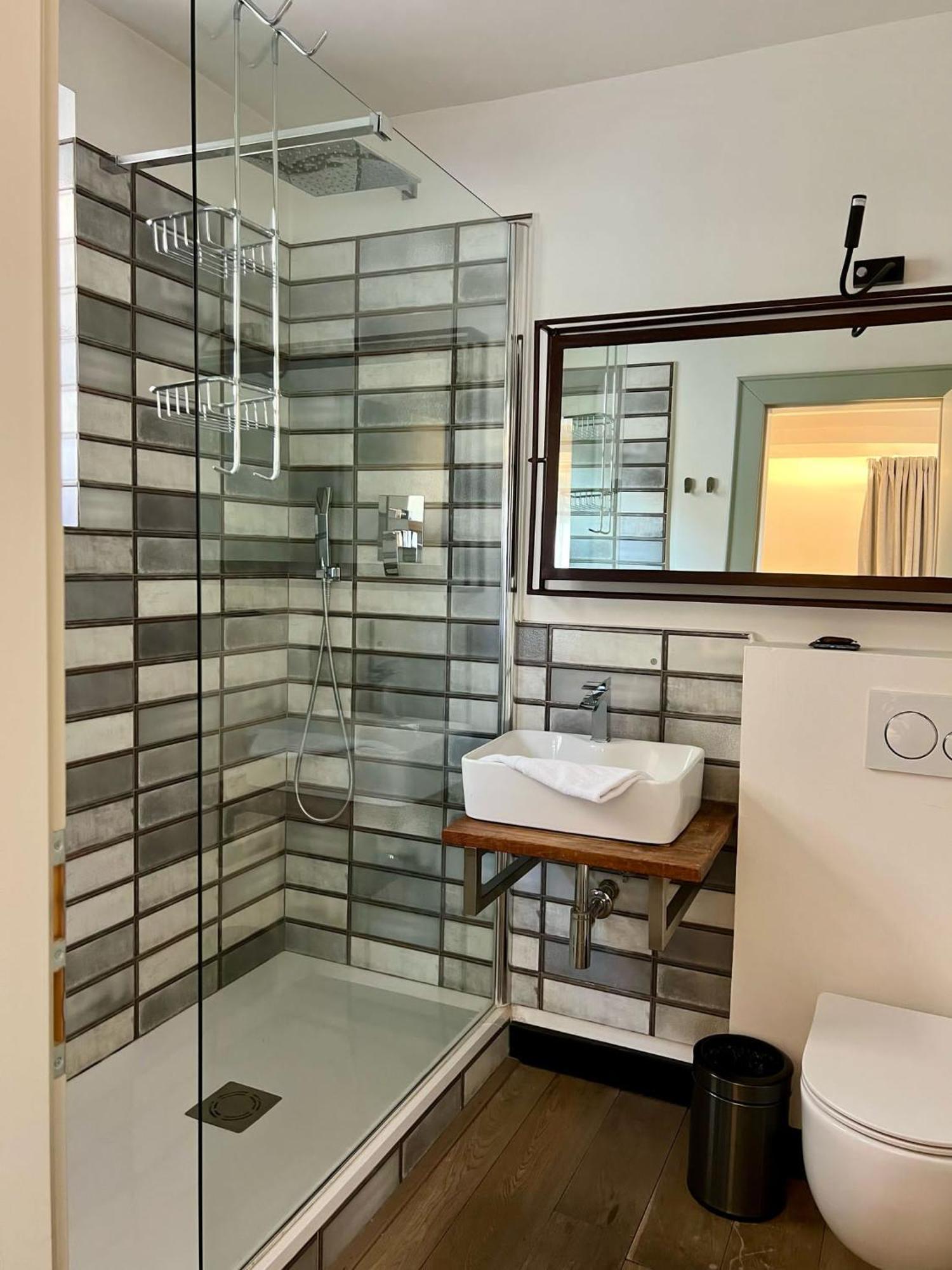 Design Double Room without Lift