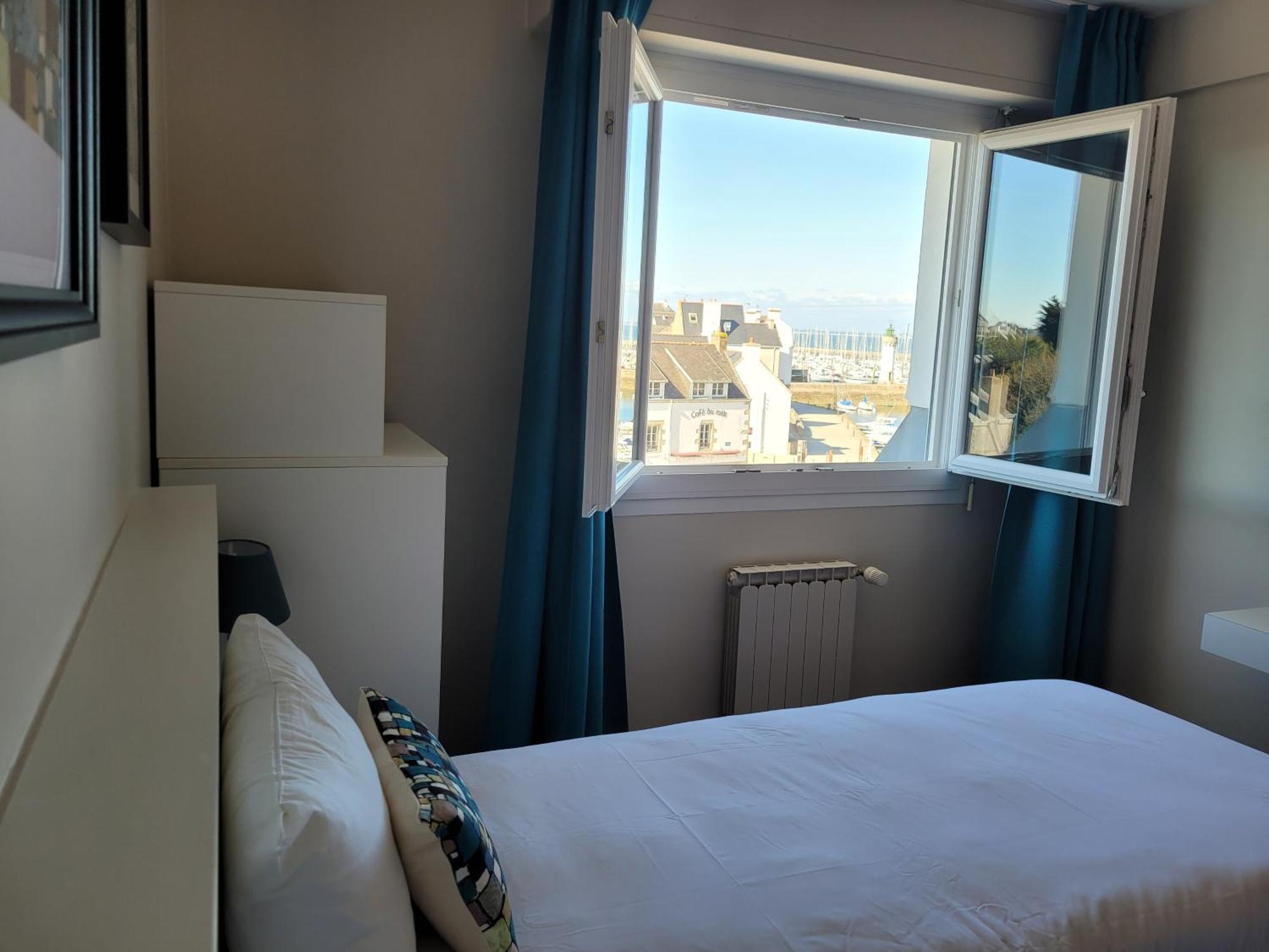 Double or Twin Room Sea View