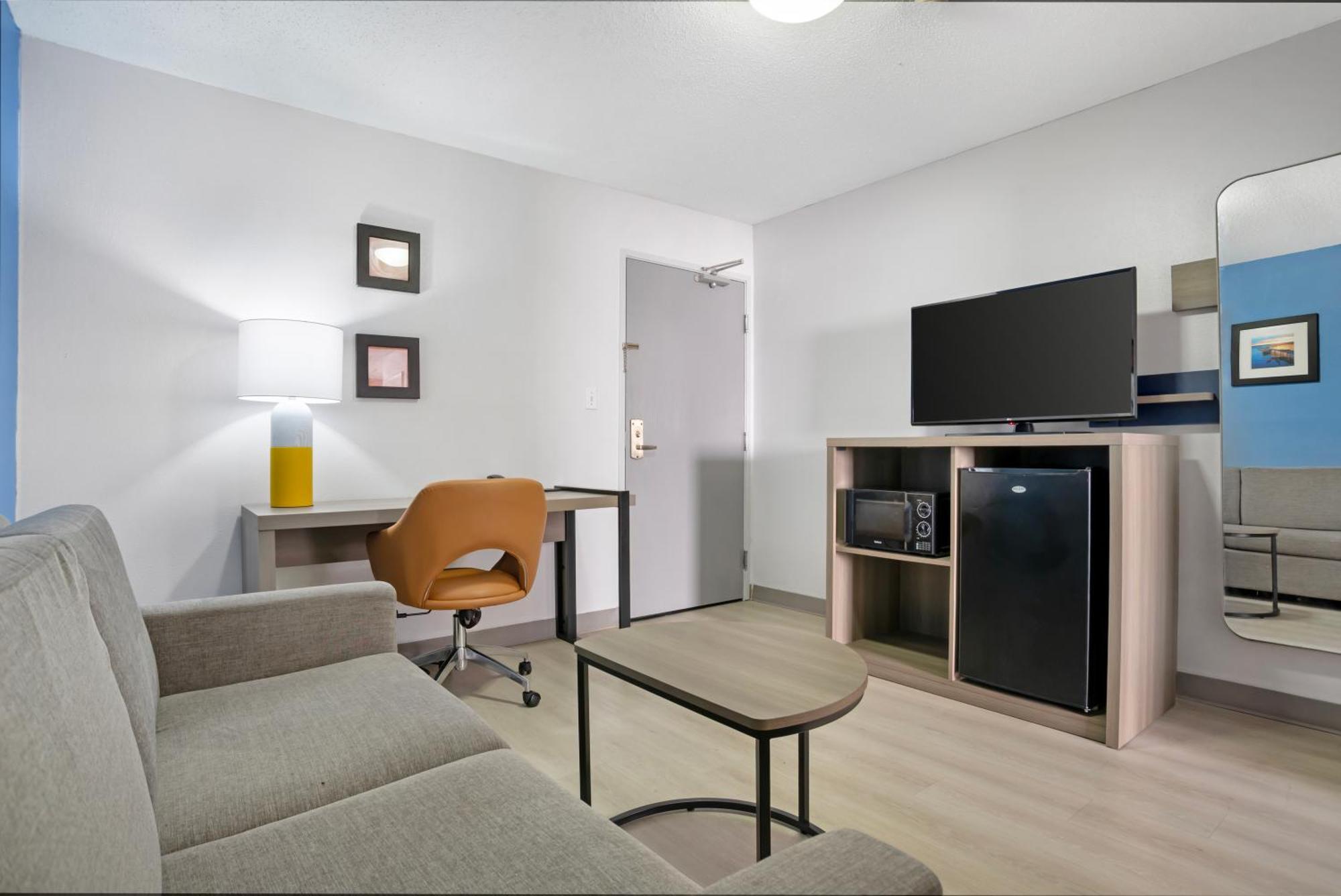 1 King Bed Suite 2 Person Sofabed
