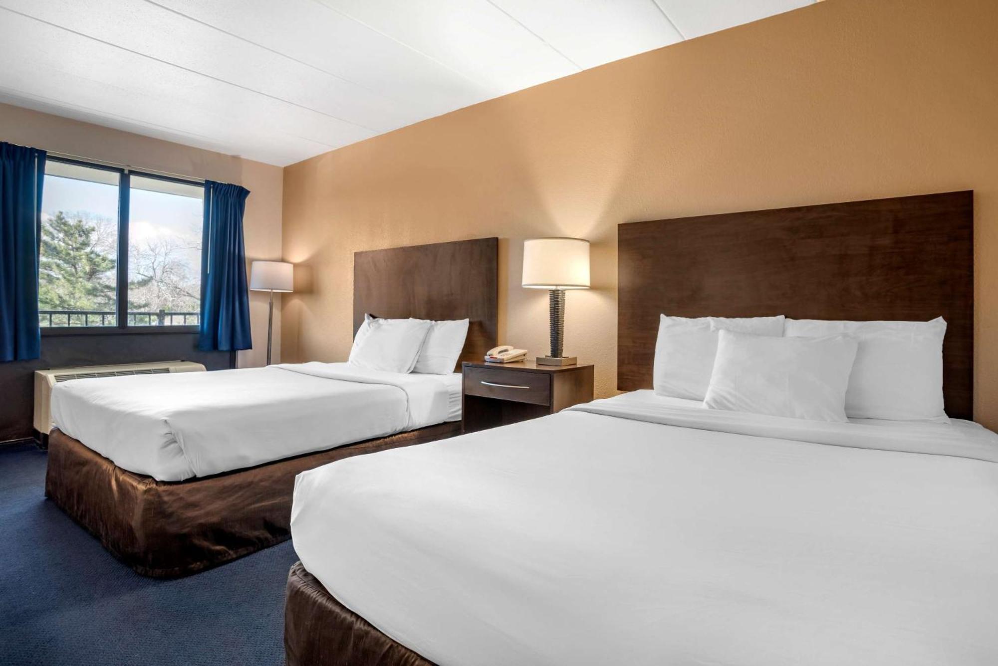 Queen Room Two Queen Beds Non-Smoking