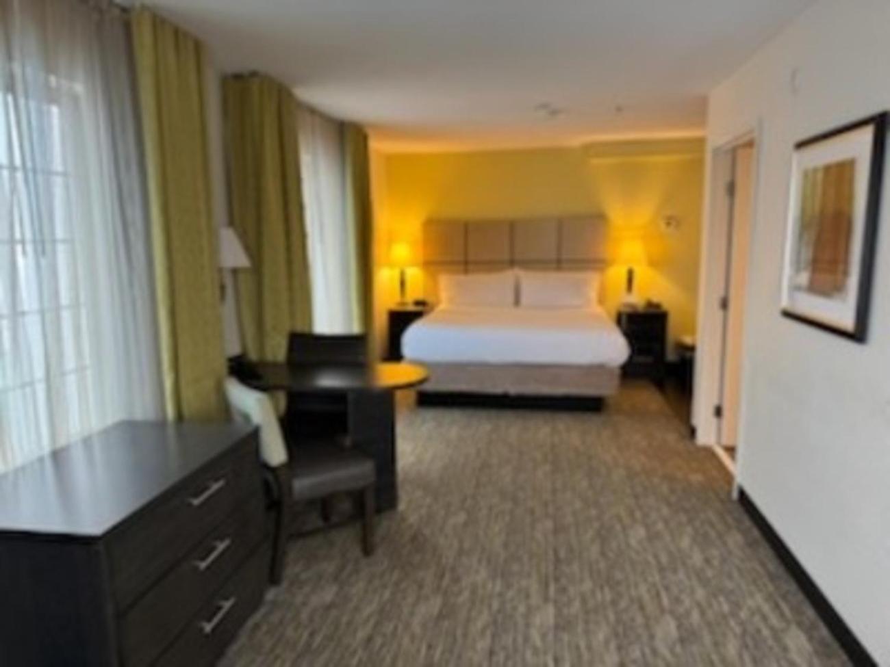 Deluxe King Studio Suite River View