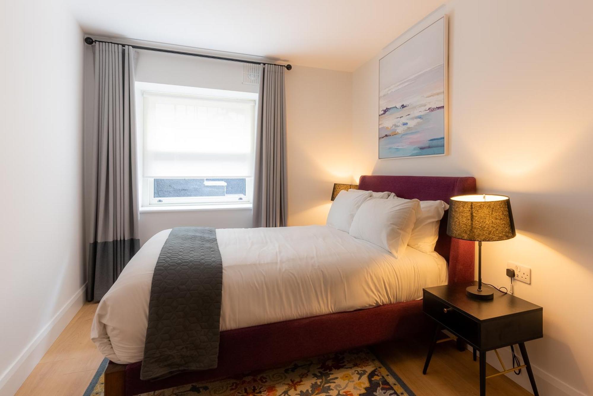 Deluxe One Bedroom Apartment Off Site Stairs Only