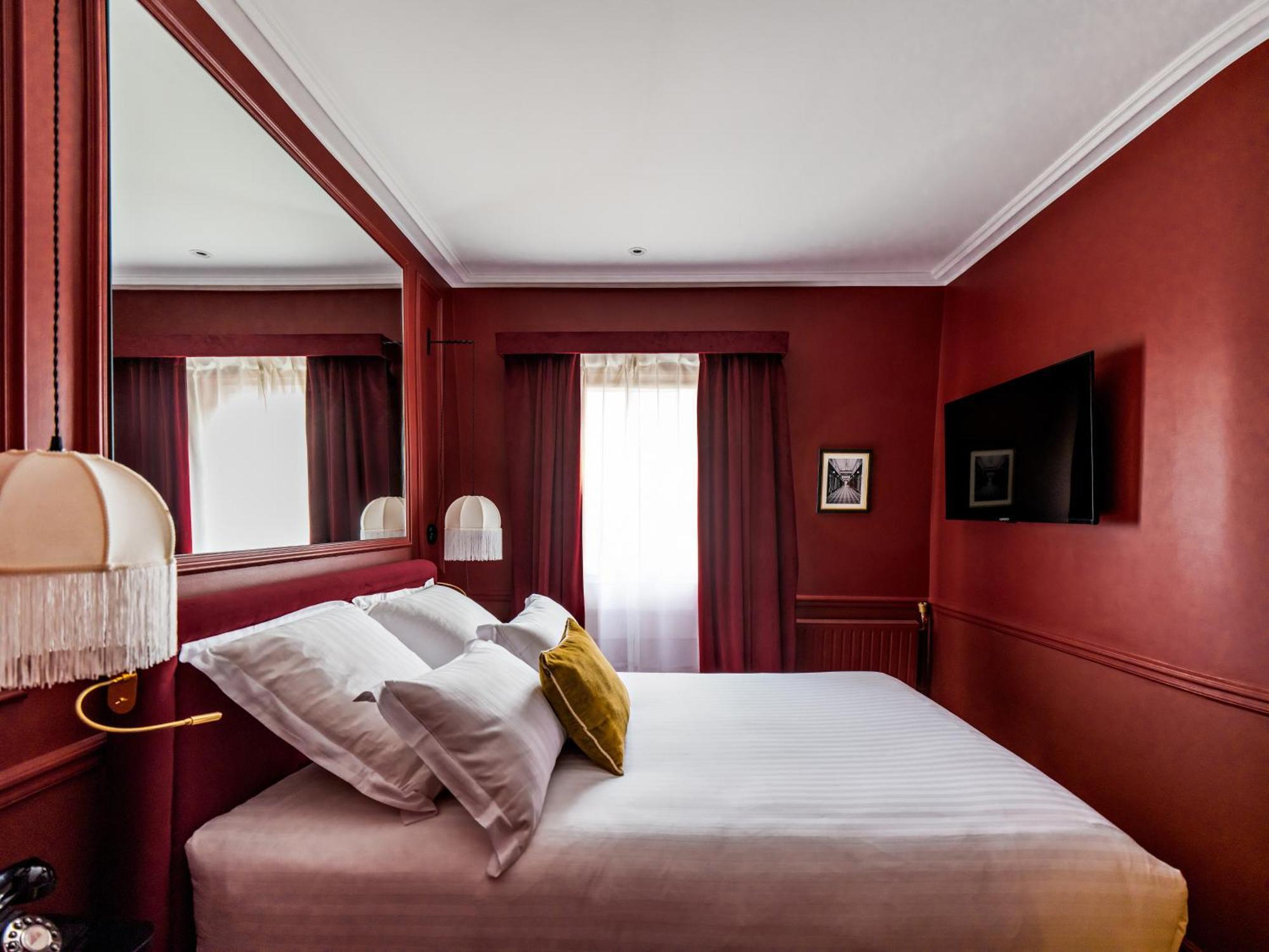 Renovated Cocoon Room Courtyard View