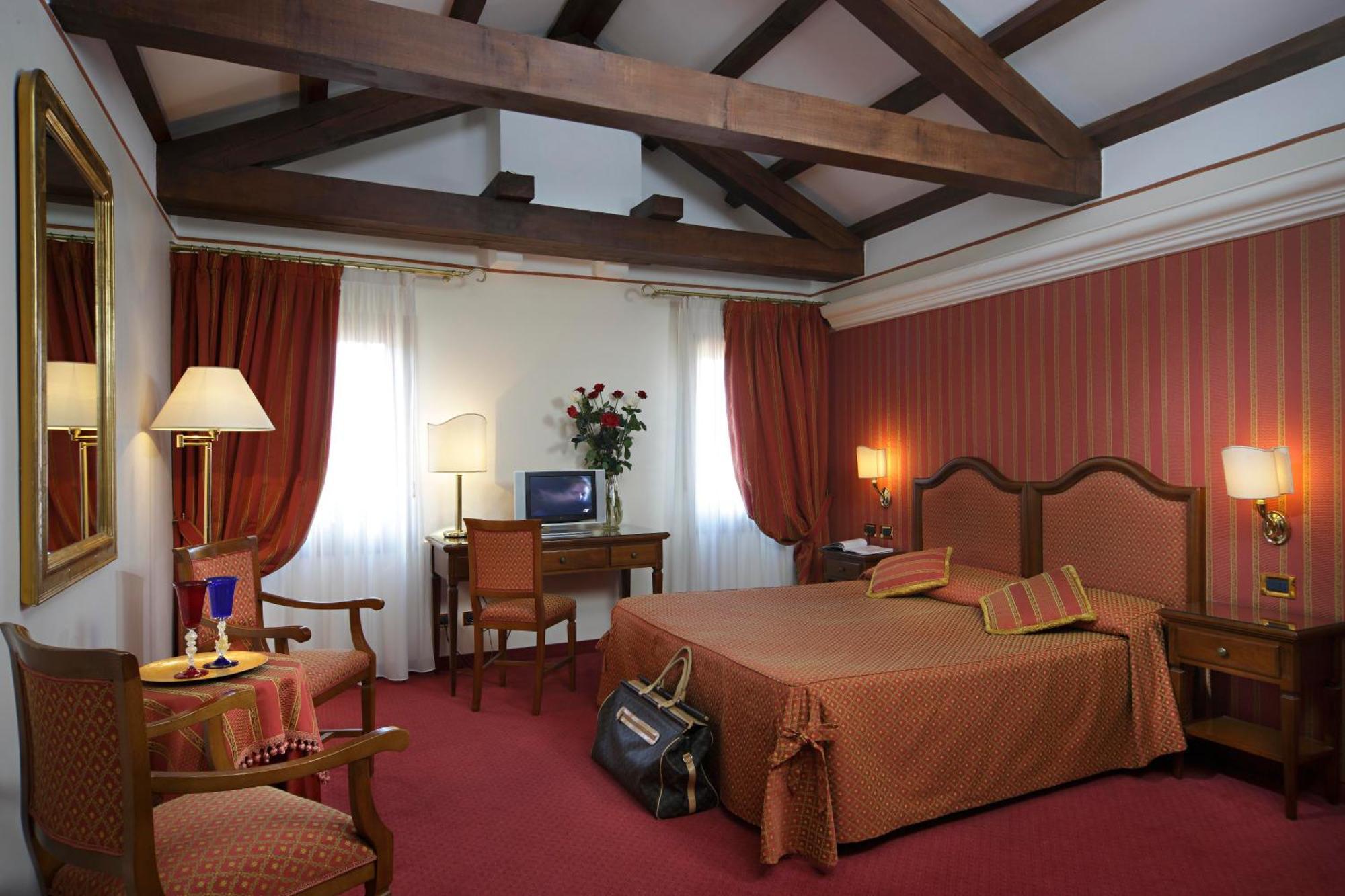 Junior Suite,1687449352:JPEG