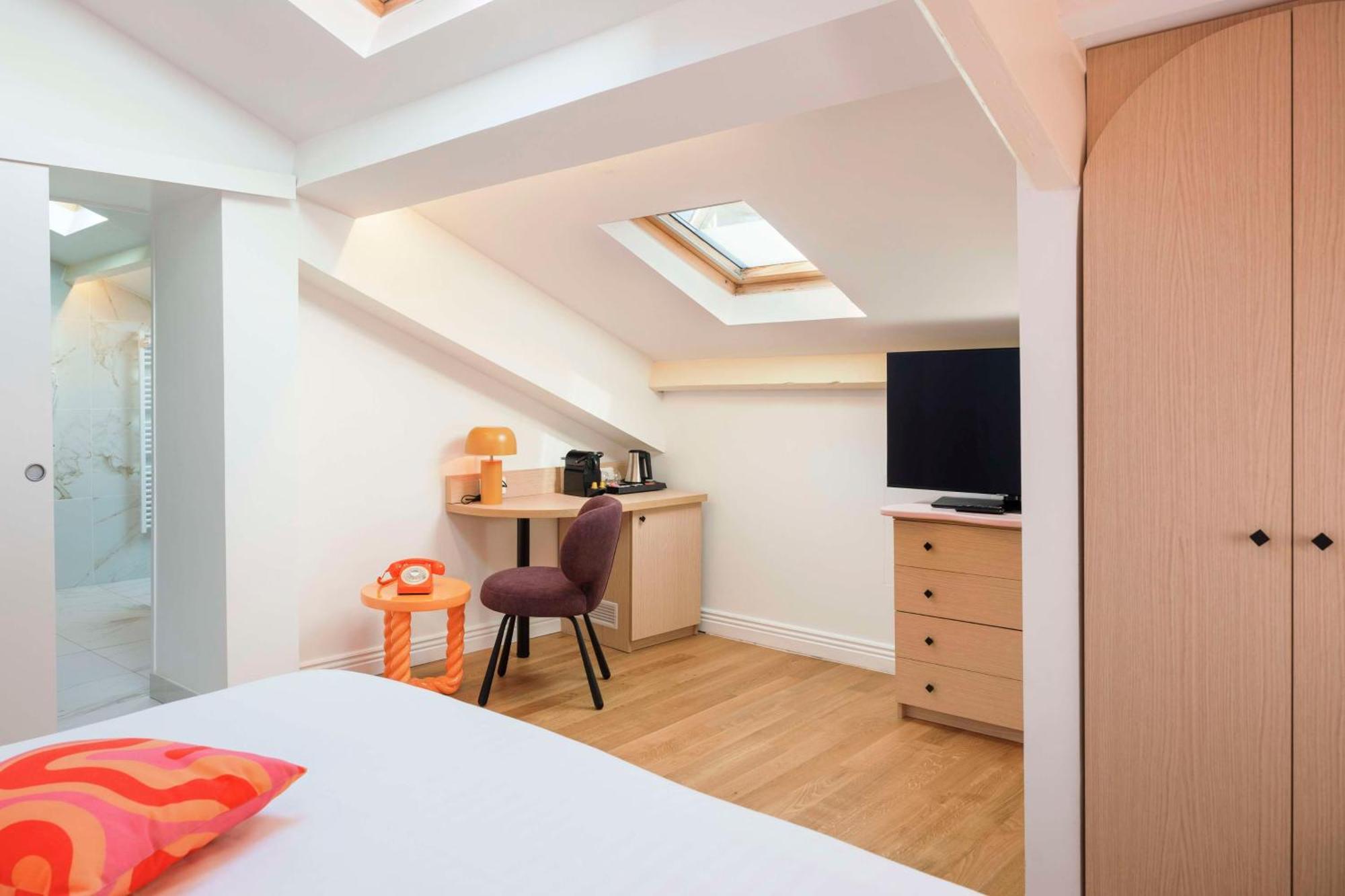 Chambre Lit Queen-Size Classique