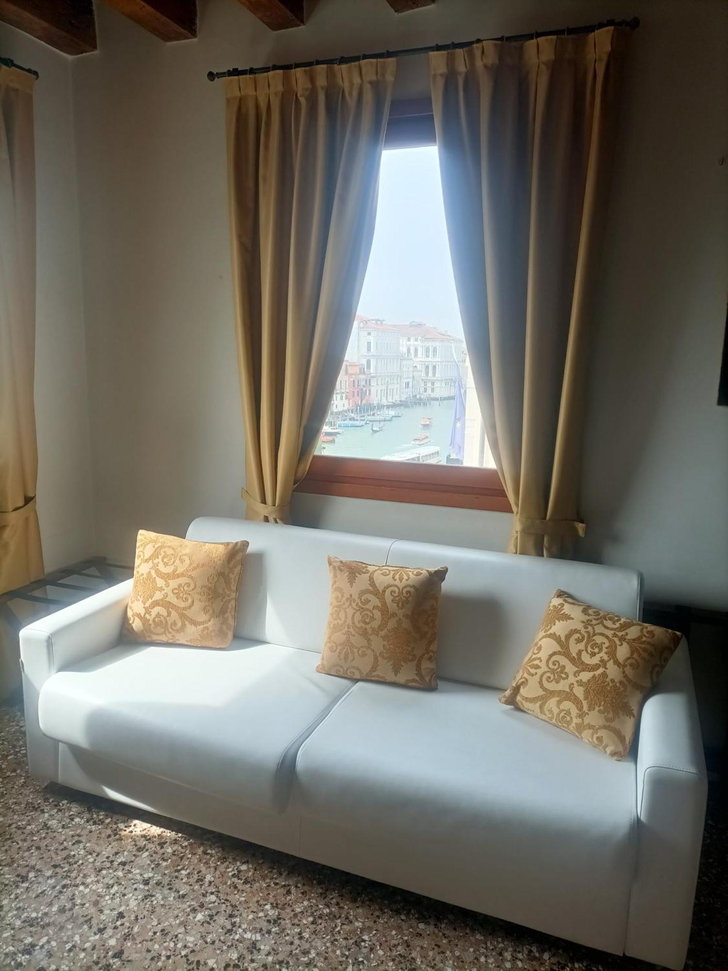 Deluxe Double Room Grand Canal View