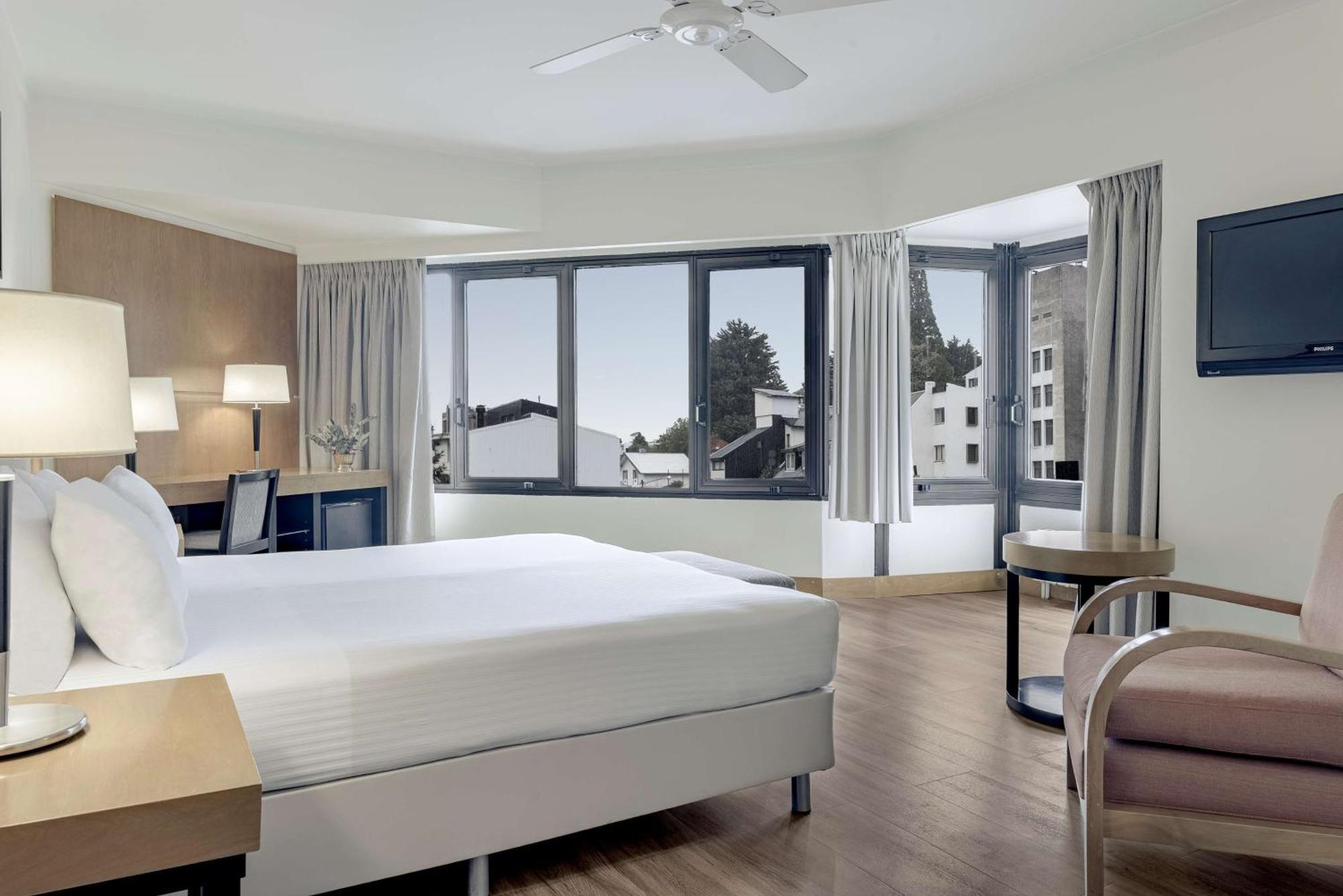 Quarto Superior com Cama de Casal ou 2 de Solteiro