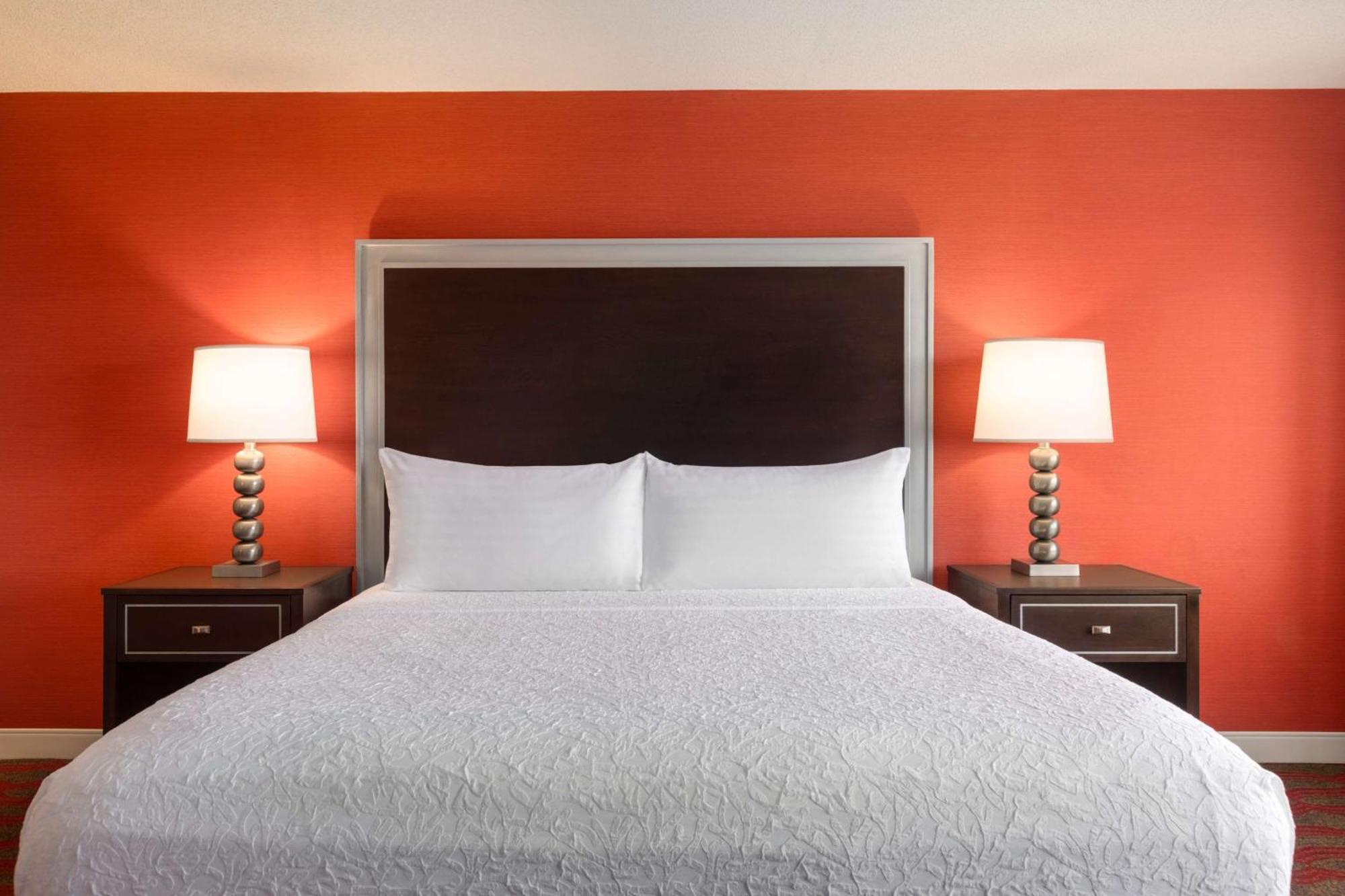 Suíte de 2 Quartos com Cama King-size e Sofá-Cama
