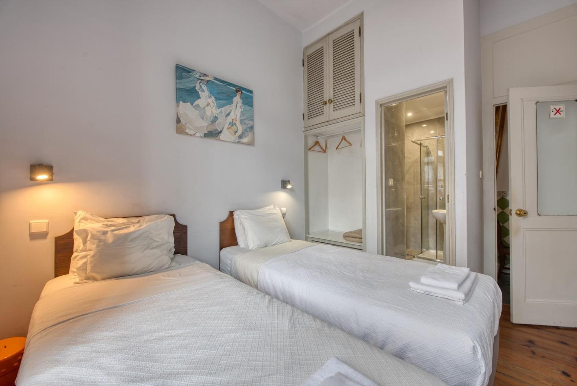 Small Standard Twin Room
