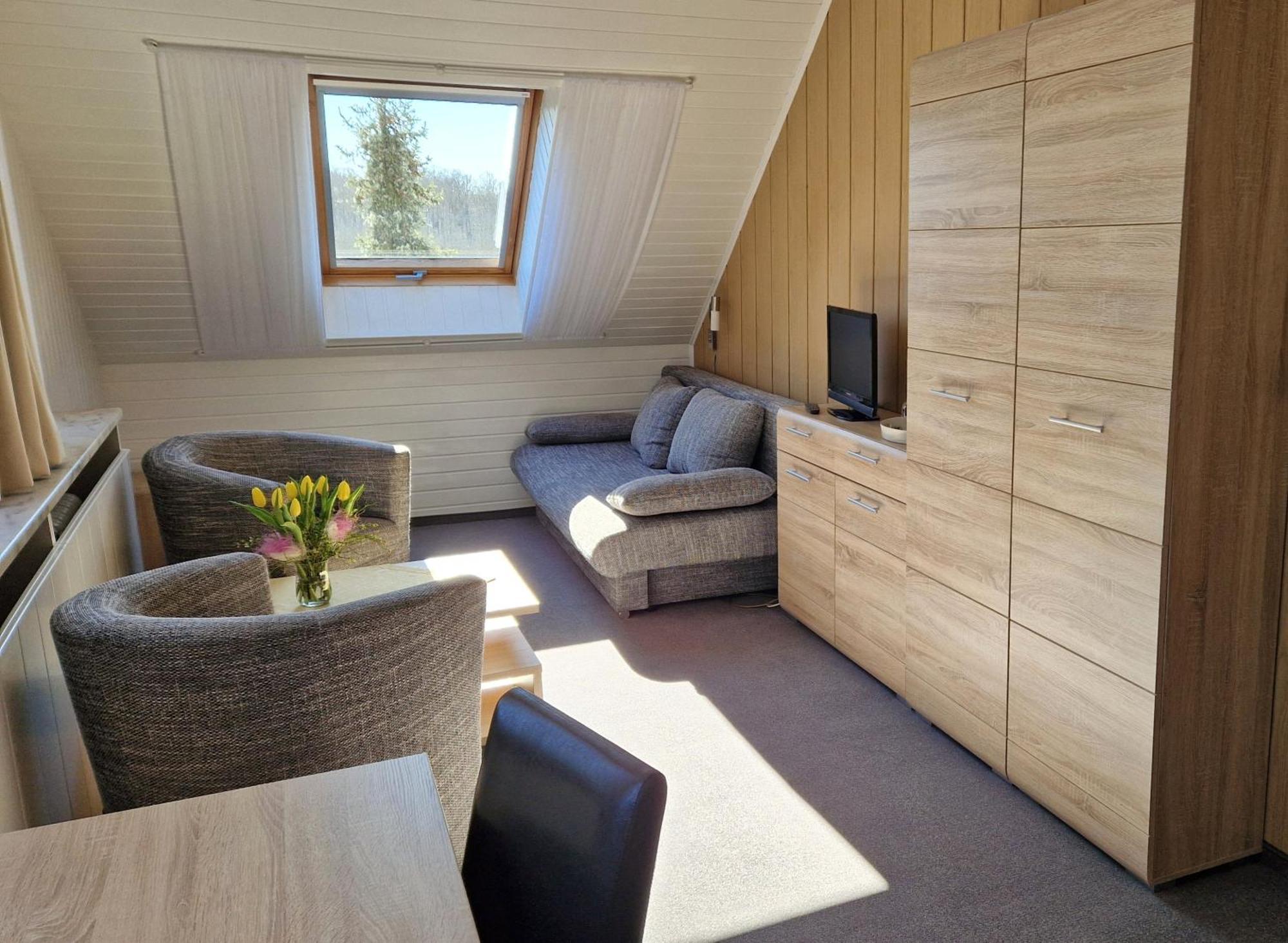 Large Double Room,1656191412:JPEG