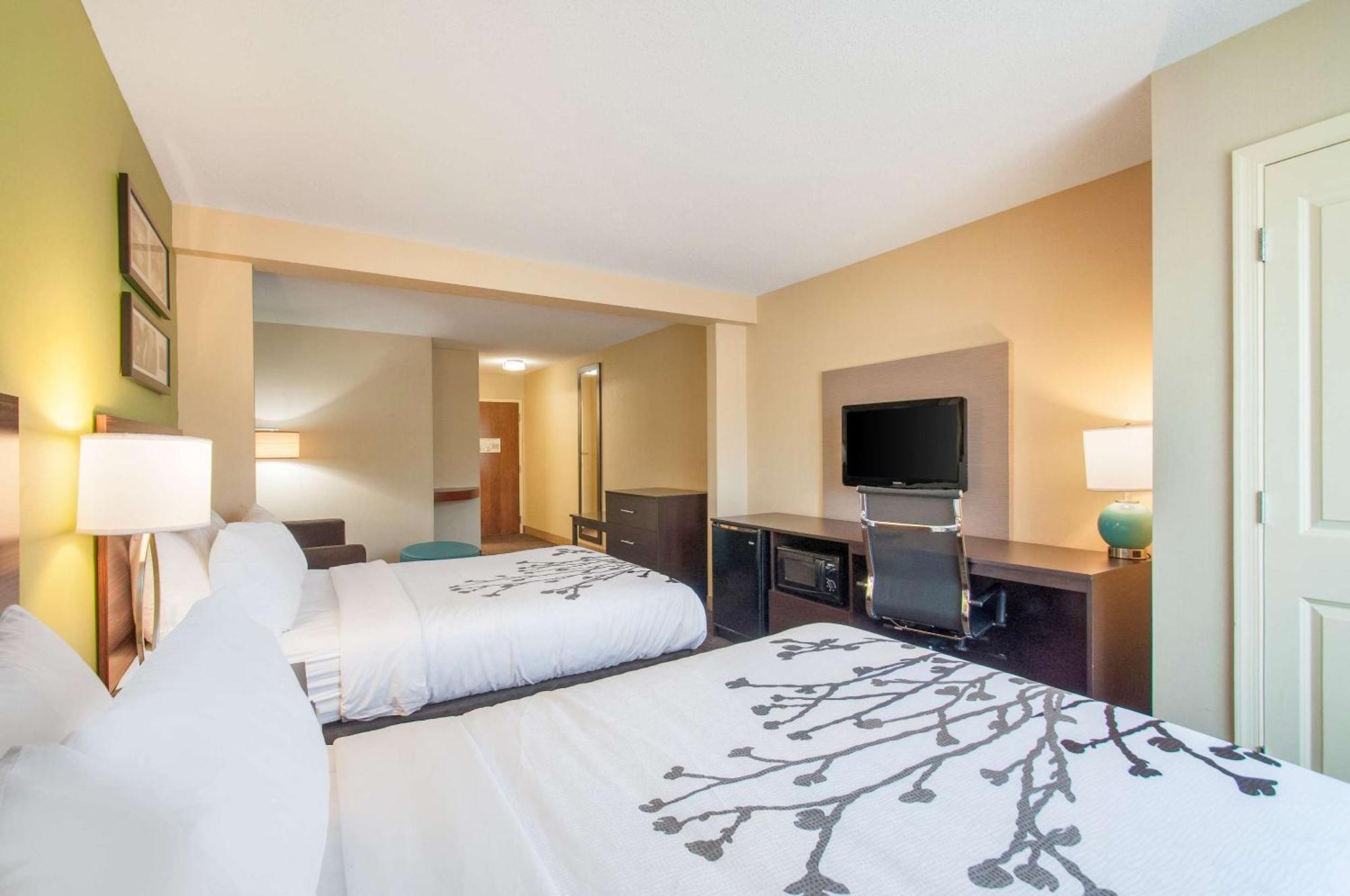 Suite Two Double Beds Non-Smoking