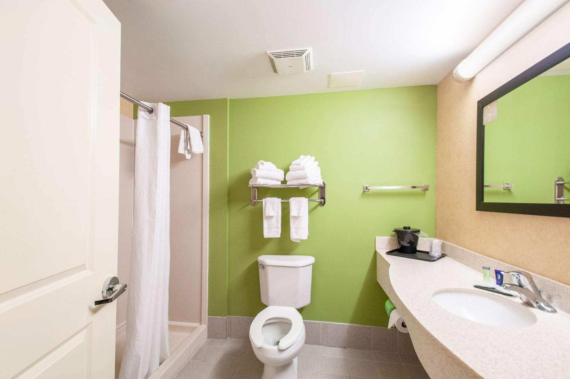 Suite Two Double Beds Non-Smoking