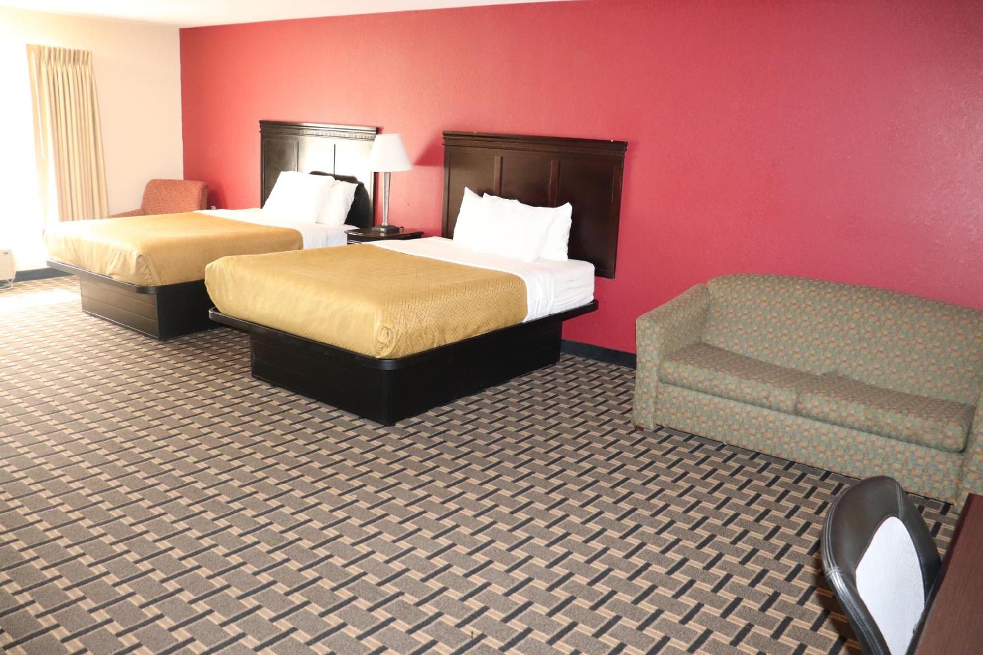 Queen Suite Two Queen Beds Sofa Bed Non-Smoking