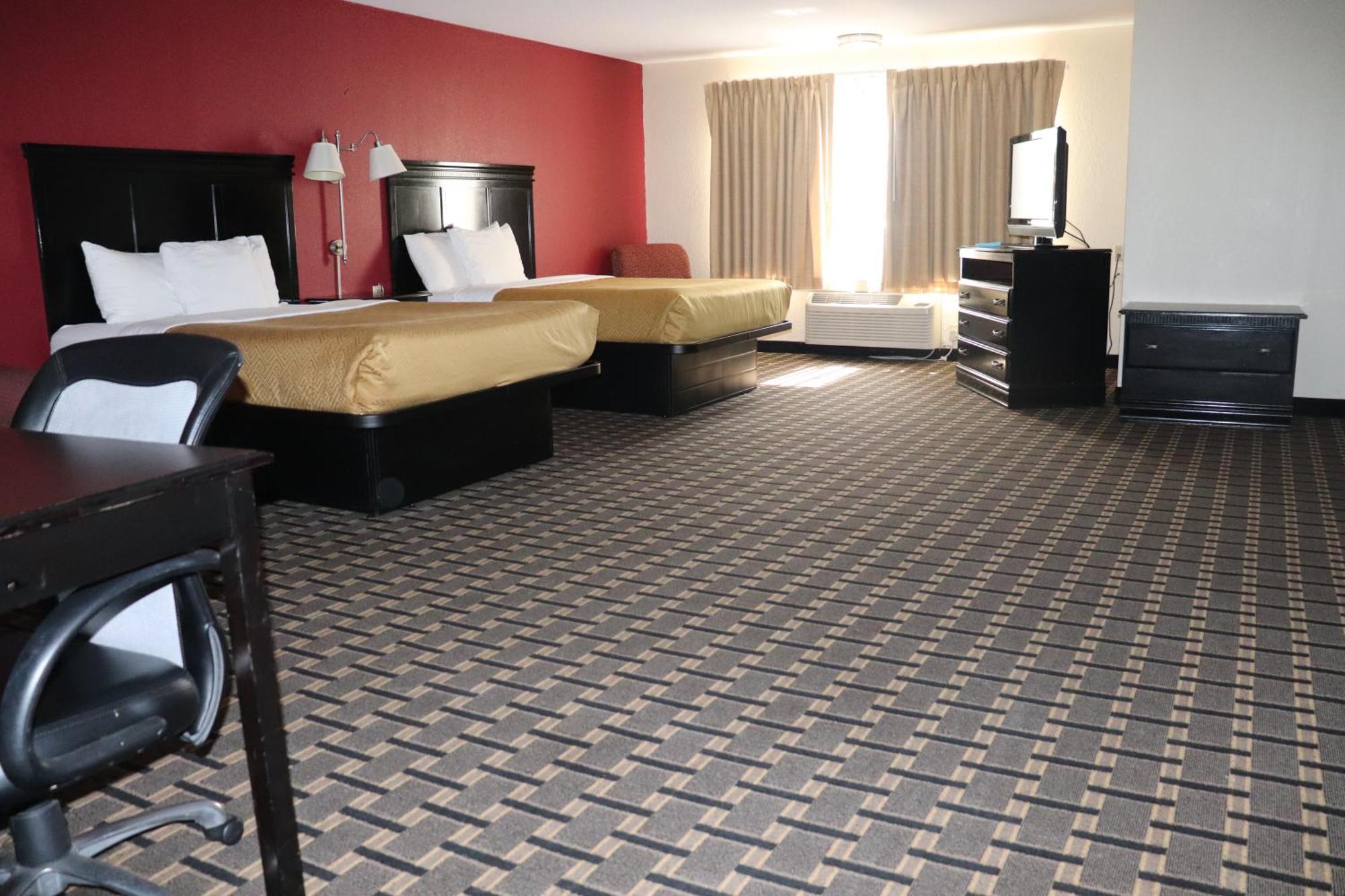 Queen Suite Two Queen Beds Sofa Bed Non-Smoking