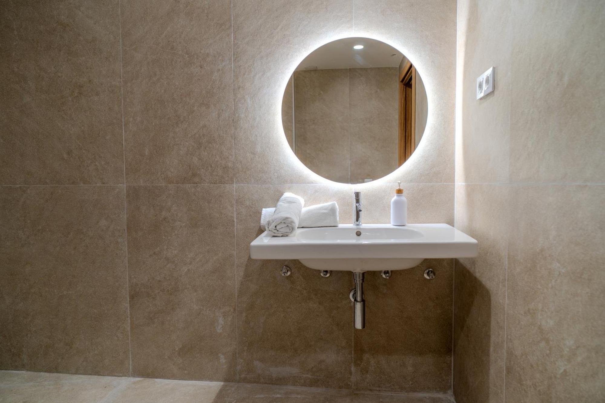 Driepersoonskamer met Eigen Externe Badkamer