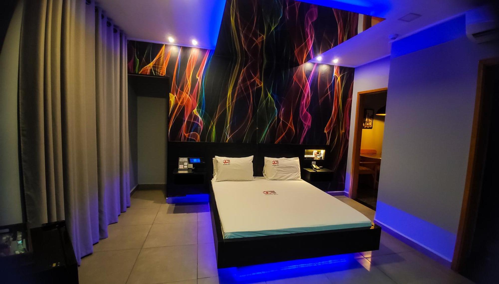Deluxe Suite Spa Bath