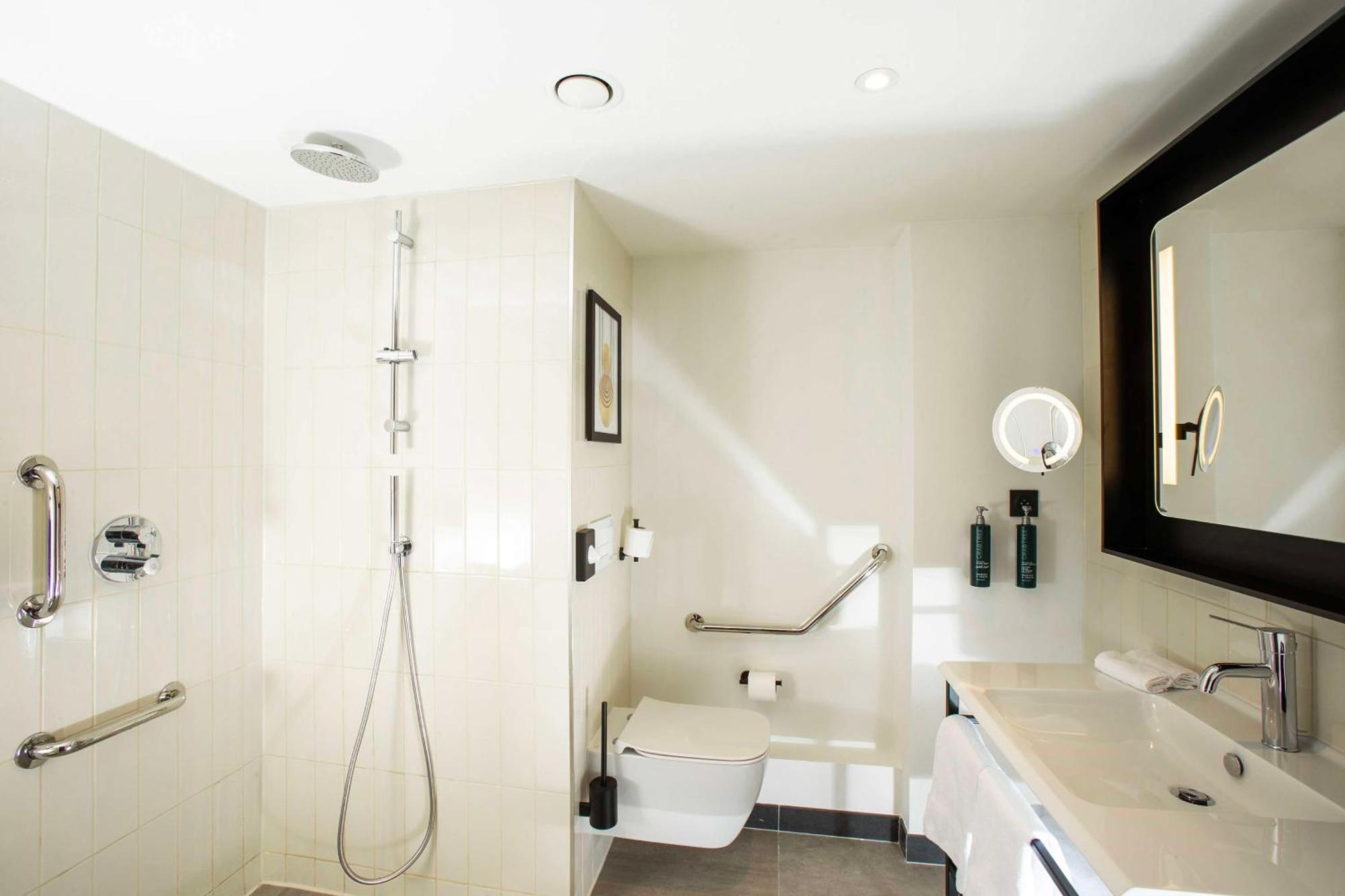 King Room Mobility Access