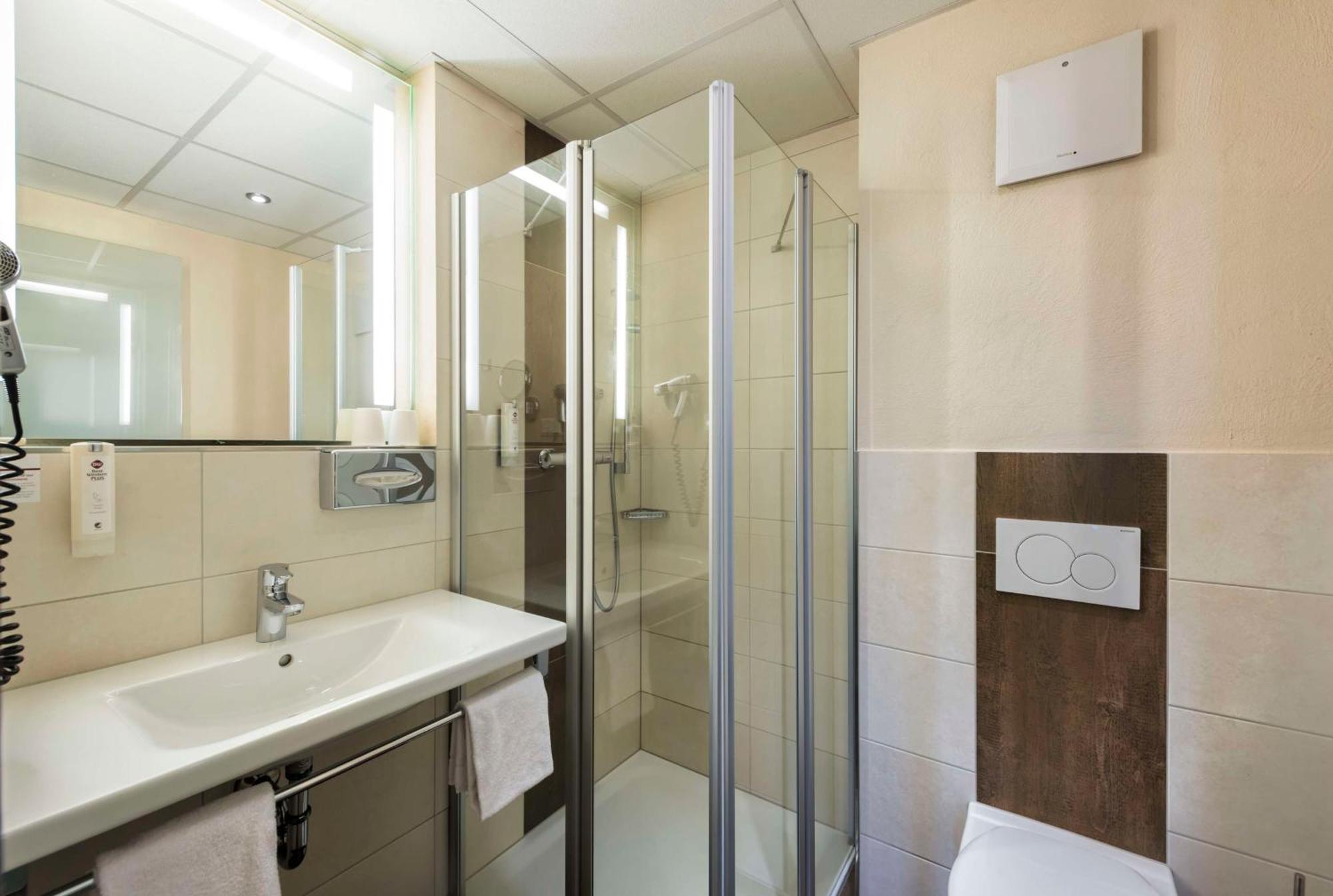 Standard Single Room,1657135341:JPEG