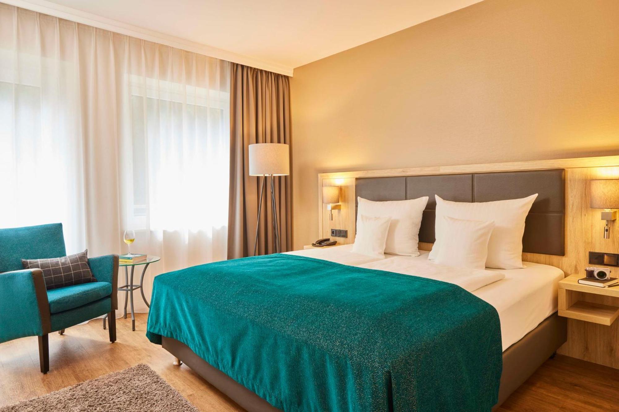 Premium Double Room with Garden View - Quiet Location,1666637678:JPEG